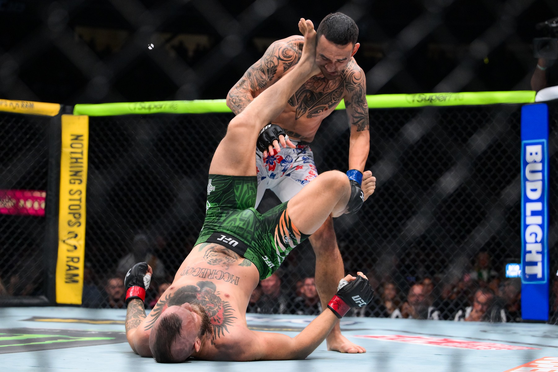 Conor McGregor a câștigat o ”căruță de bani”, după ce a fost învins de rival în doar 69 de secunde!
