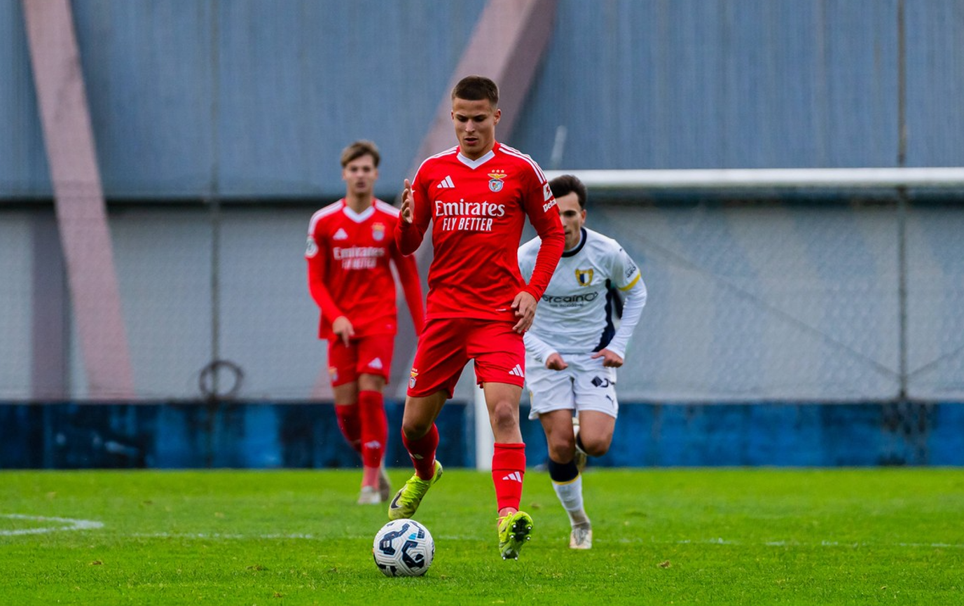 Dinamo pregătește mutarea verii! A bătut palma cu Benfica pentru transferul unui internațional