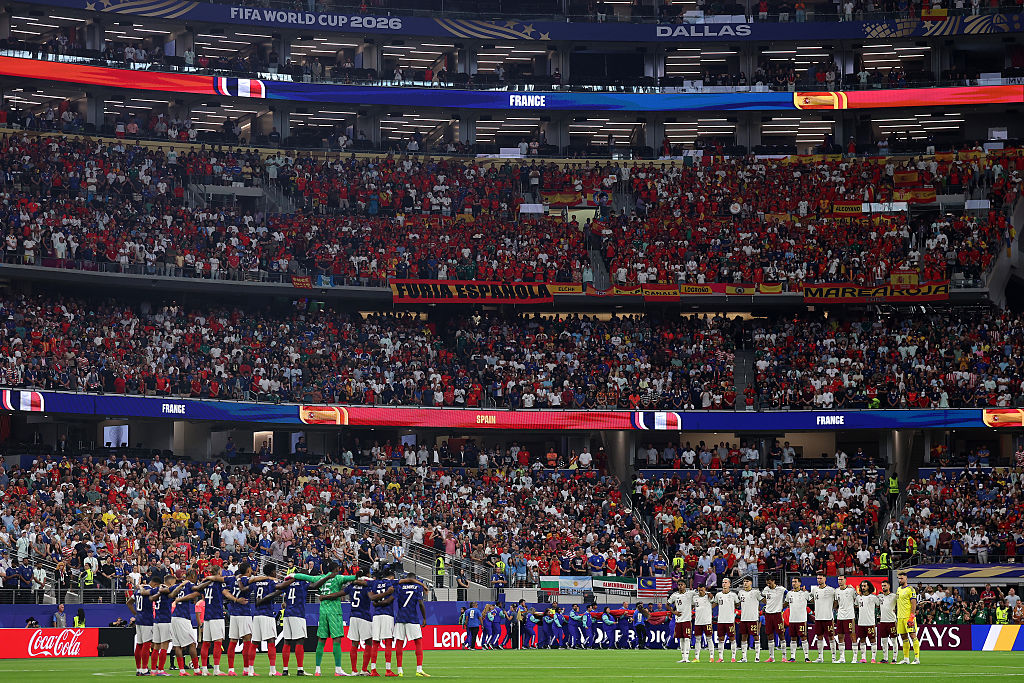 S-a făcut liniște la Dallas, la început de Franța - Spania: Emmanuel Macron s-a implicat, iar FIFA a spus ”DA”