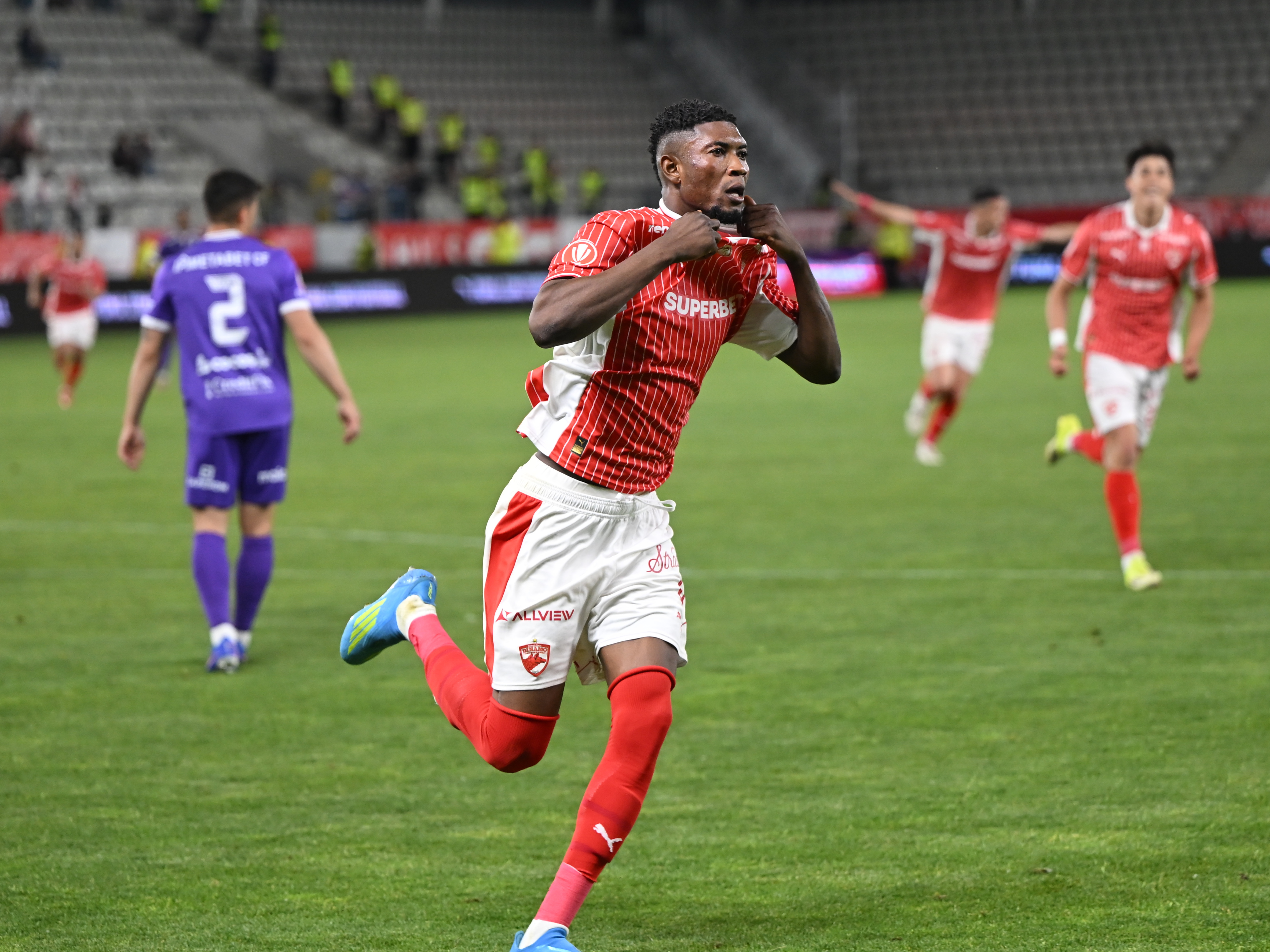 Kennedy Boateng a semnat și urmează anunțul oficial!