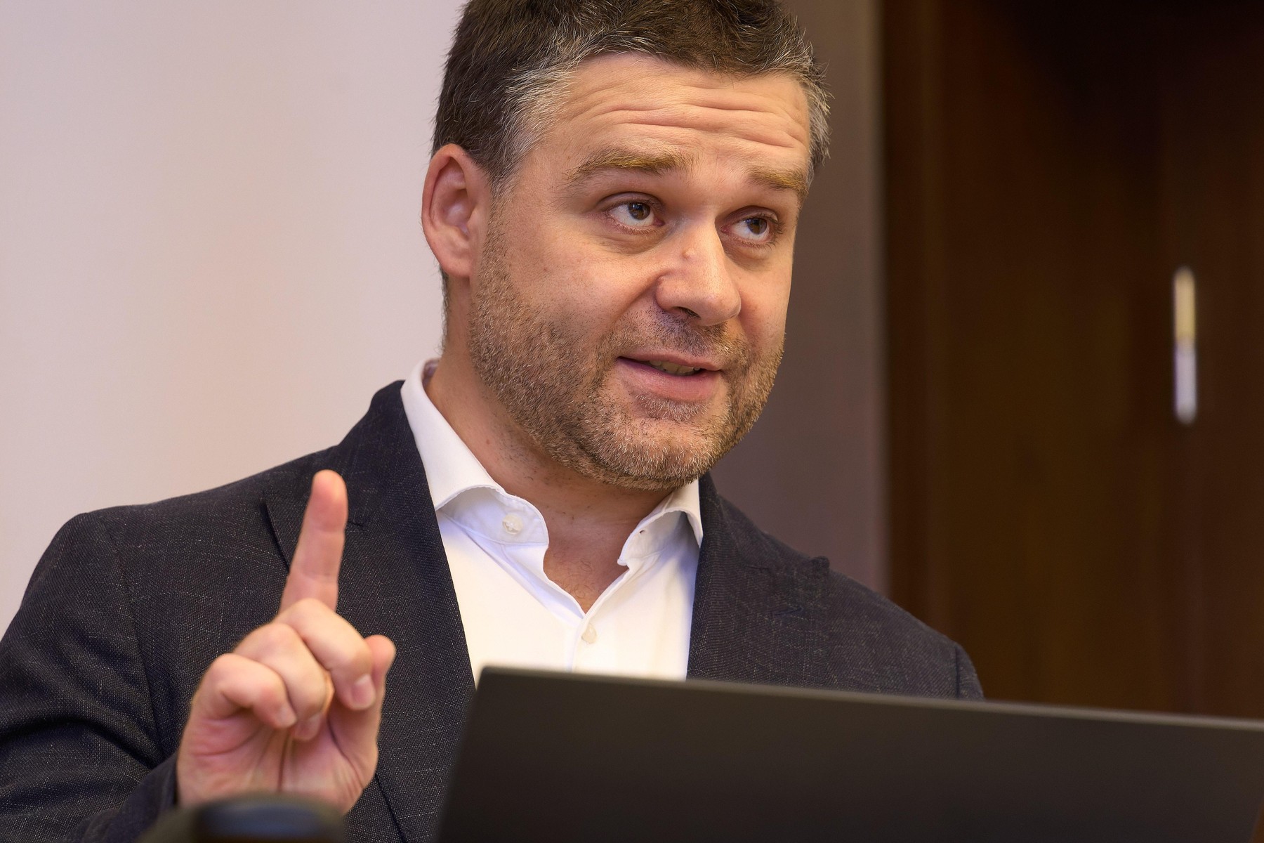Gata s-o cedeze! Ciprian Ciucu, primarul Capitalei, le-a spus direct: ”Eu v-o dau, o luați?”