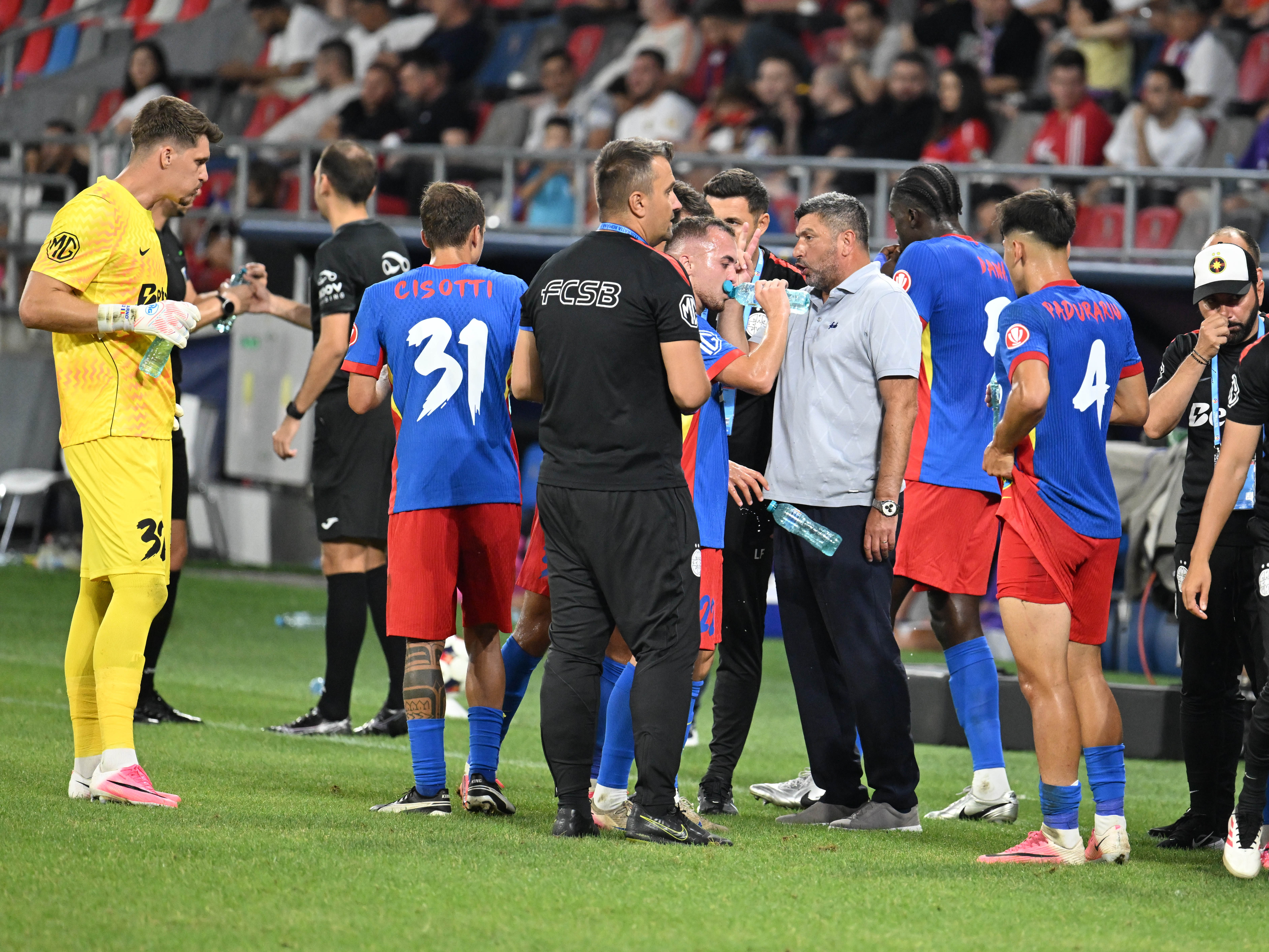 Ce lovitură! Titularul pe care FCSB ar urma să-l scoată din primul ”11” la returul cu Auda