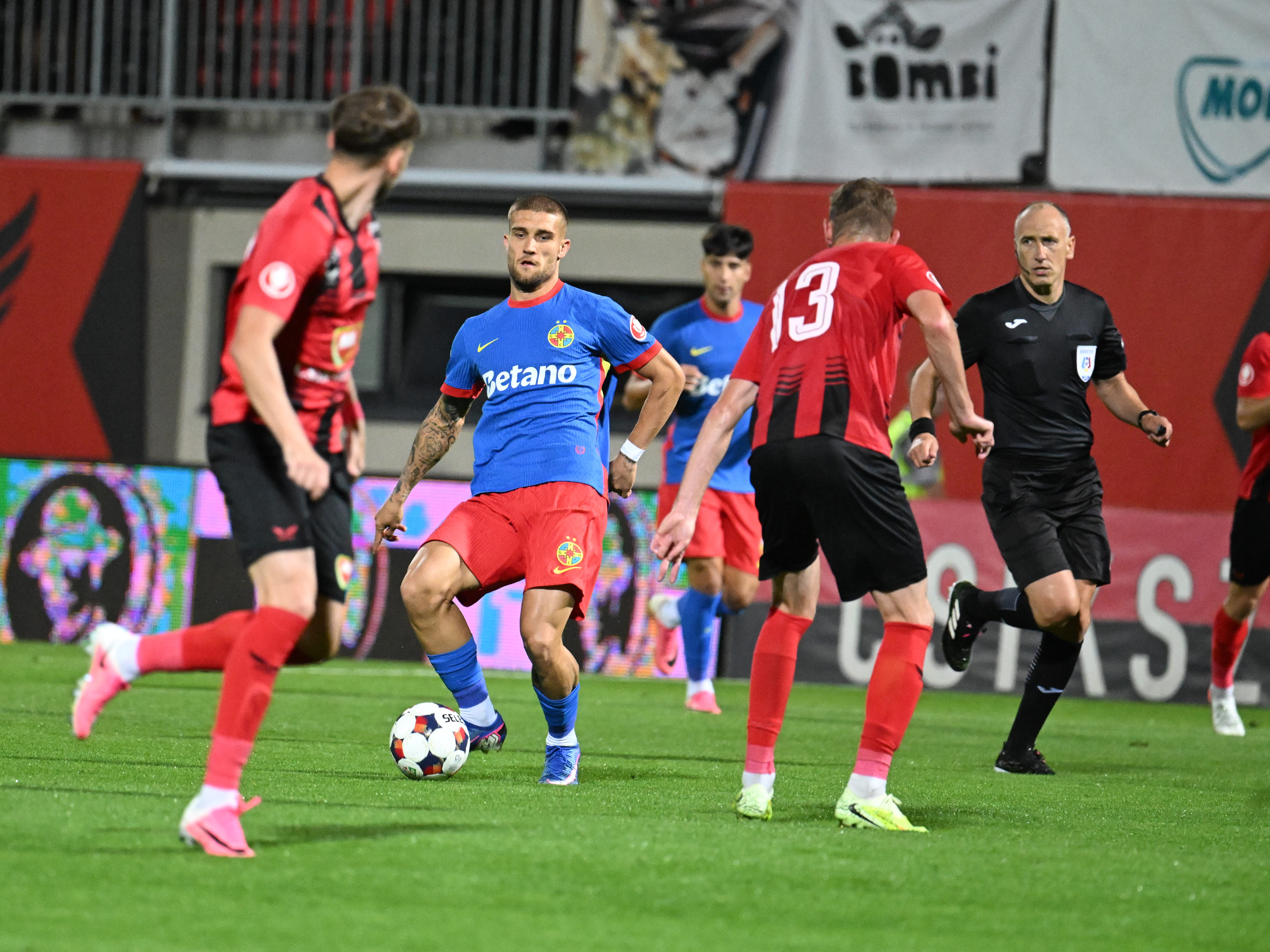 Csikszereda - FCSB 0-2. Roș-albaștrii au bifat primul succes la Miercurea Ciuc și au maximum de puncte