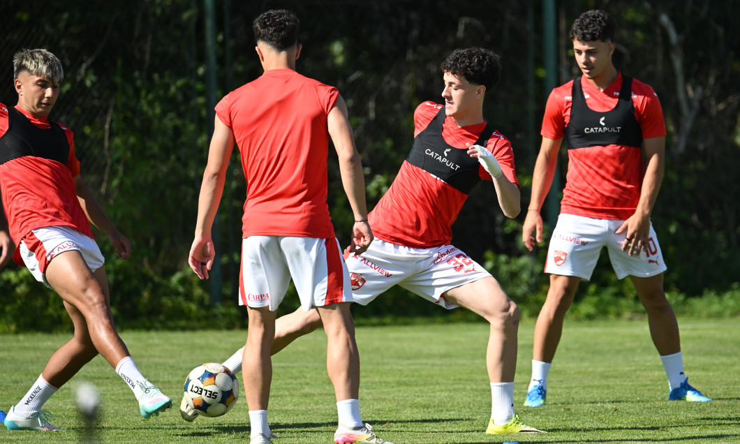 FOTBAL:ANTRENAMENT DINAMO BUCURESTI (17.06.2026)