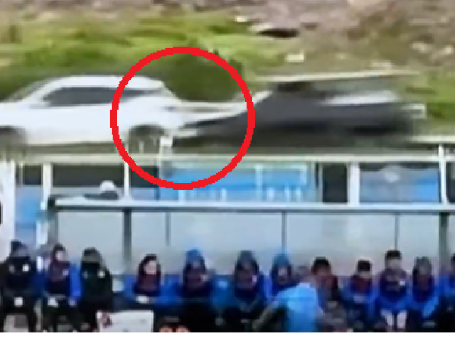 Video | Nemaiîntâlnit: accident rutier provocat de un meci de fotbal ...