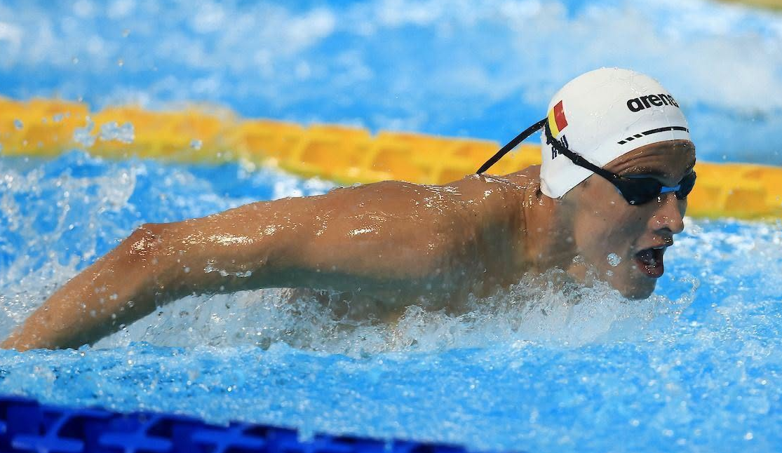 Vlad Mihalache, record național și calificare în semifinale la 50 de metri fluture, la Europenele de natație de la Paris