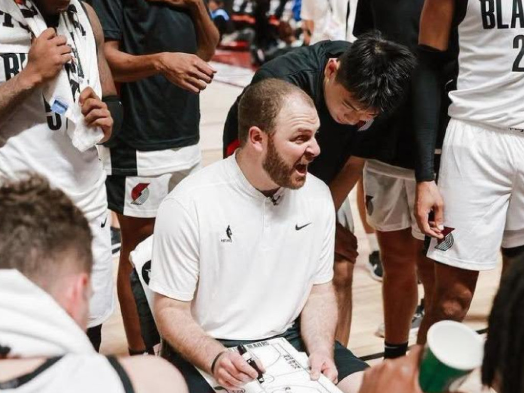 Surpriză pe banca României: cine este Jonah Herscu, secundul de la Chicago Bulls care a preluat naționala