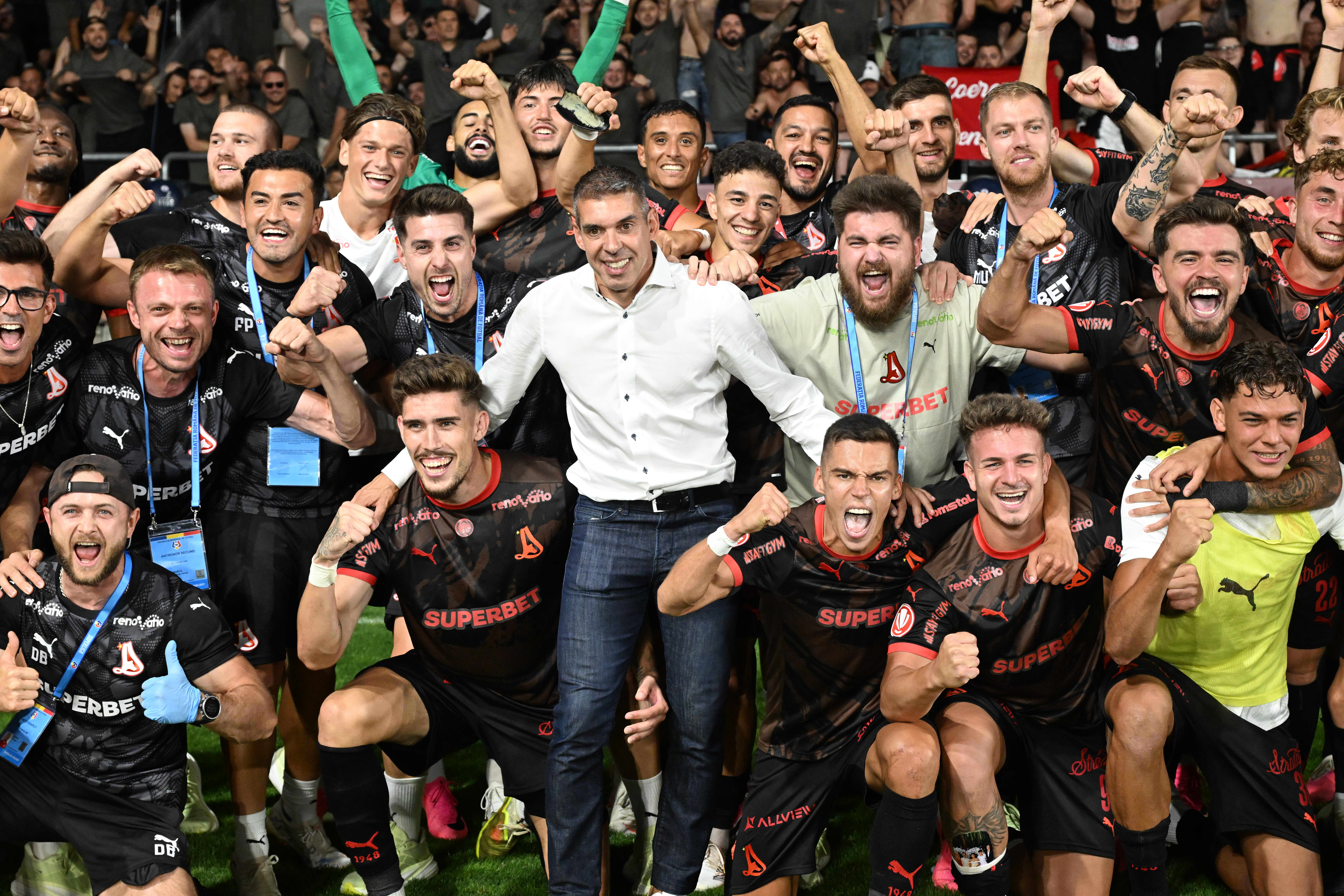 Imagini de la finalul meciului Rapid - Dinamo 0-1! Rivalii au sărbătorit în Giulești: Nuno Campos a dat tonul