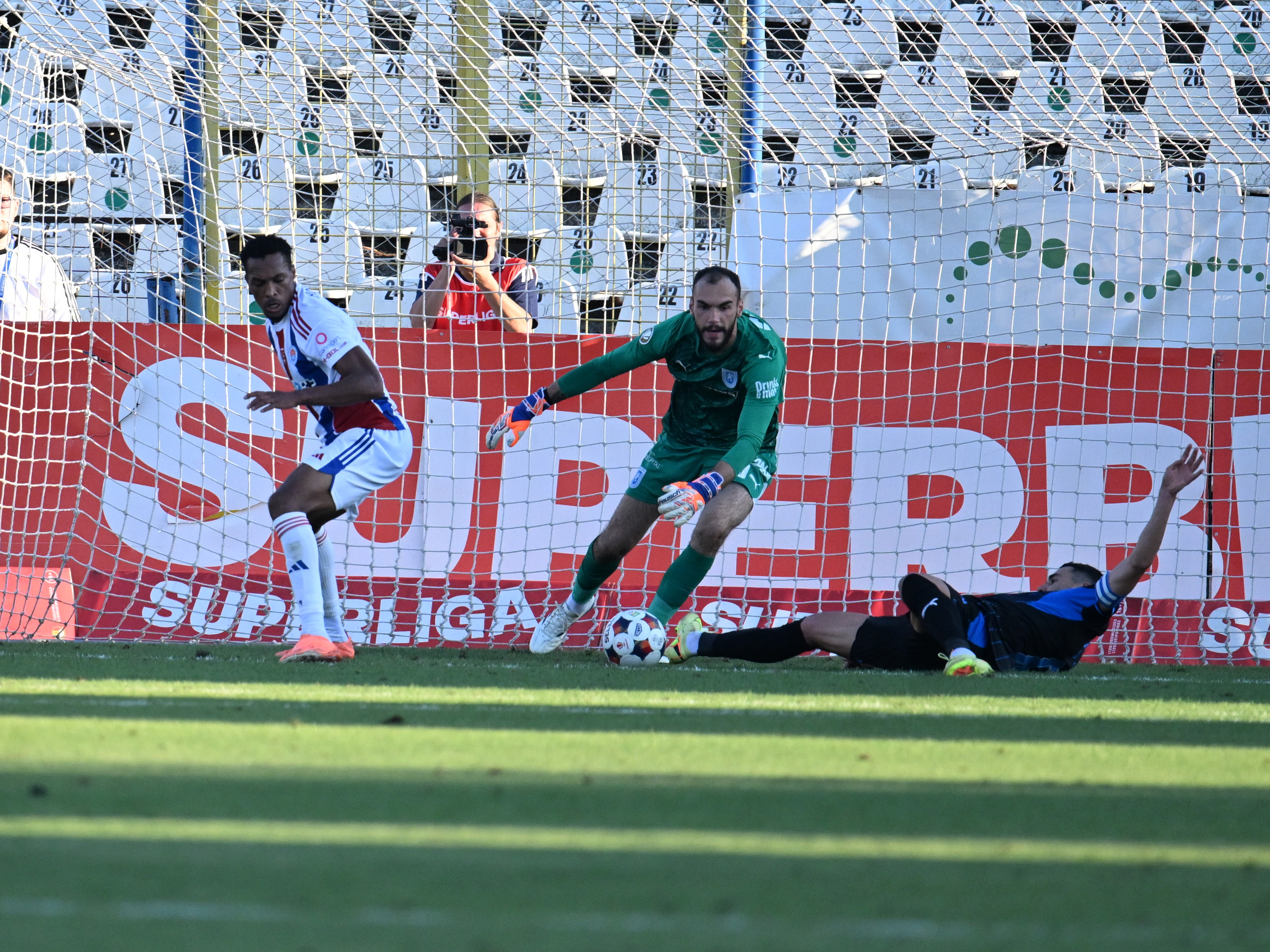 Oțelul - Universitatea Craiova 1-1. Gol spectaculos marcat în minutul 86. Campioana a jucat în 10 mai bine de o repriză