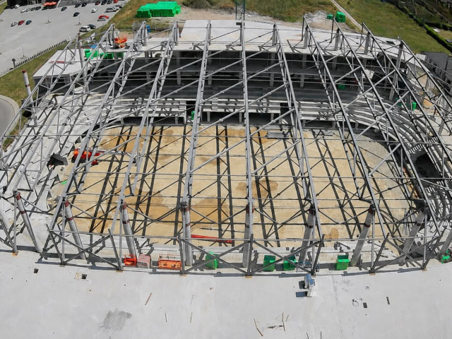 Prinde contur: patinoar de 50.000.000€ în România