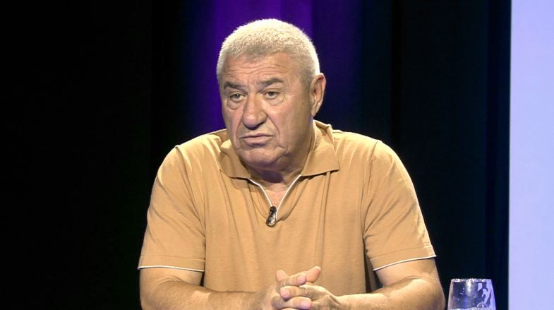 Victor Becali a văzut planul pe care îl avea FCSB cu Dan Petrescu și e convins: ”El vrea să muncească”