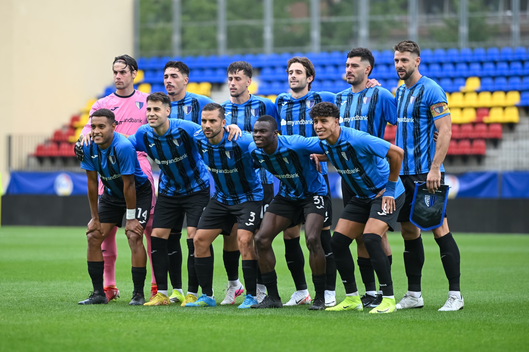 Conduși cu 1-0 și cu 2-1, au revenit și sunt la 90 de minute de o calificare nemaivăzută în istoria fotbalului!