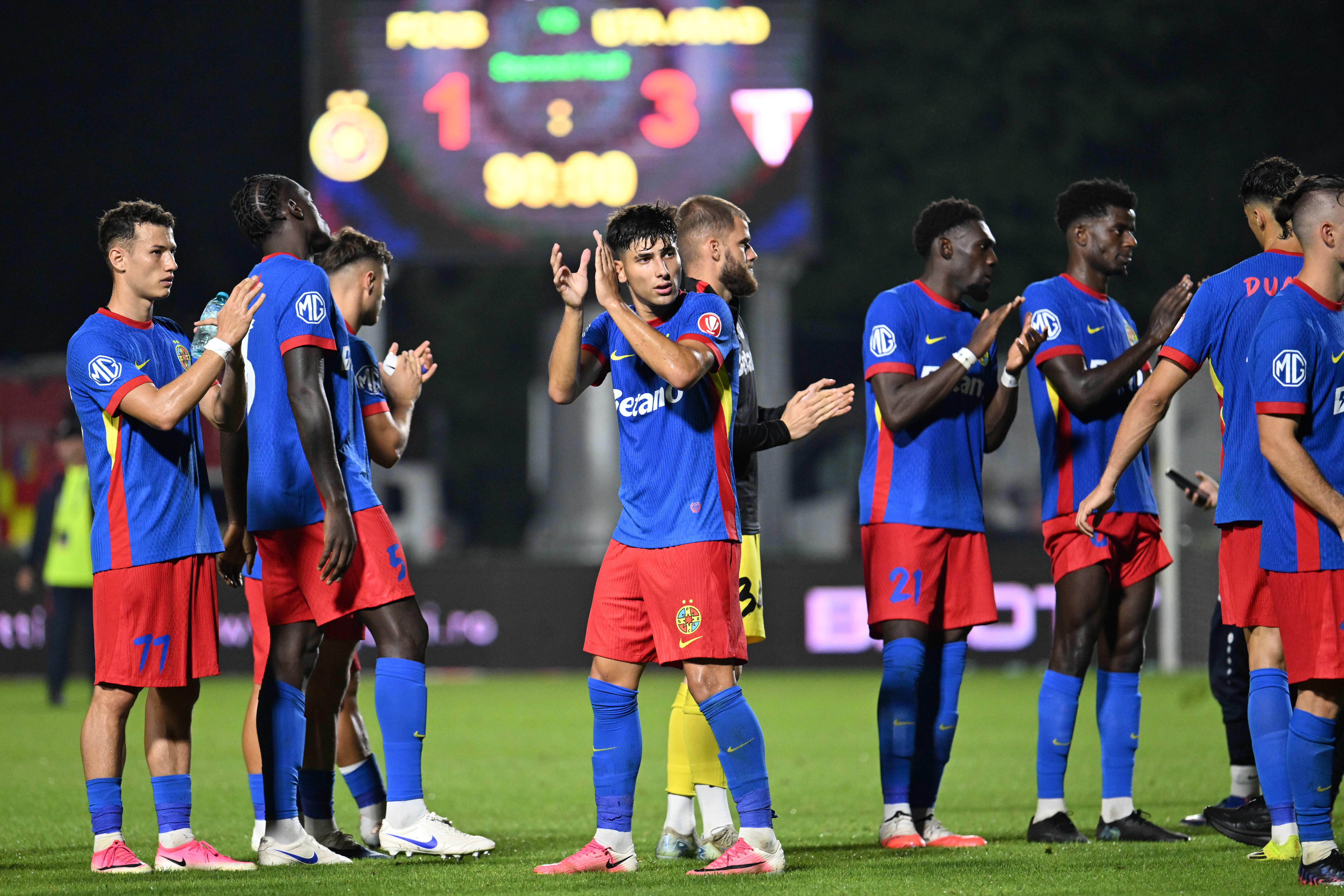 Fotbalistul de 1.300.000€ de la FCSB, ”desființat” în direct după 1-3 cu UTA: ”Vorbim de liga a treia!”
