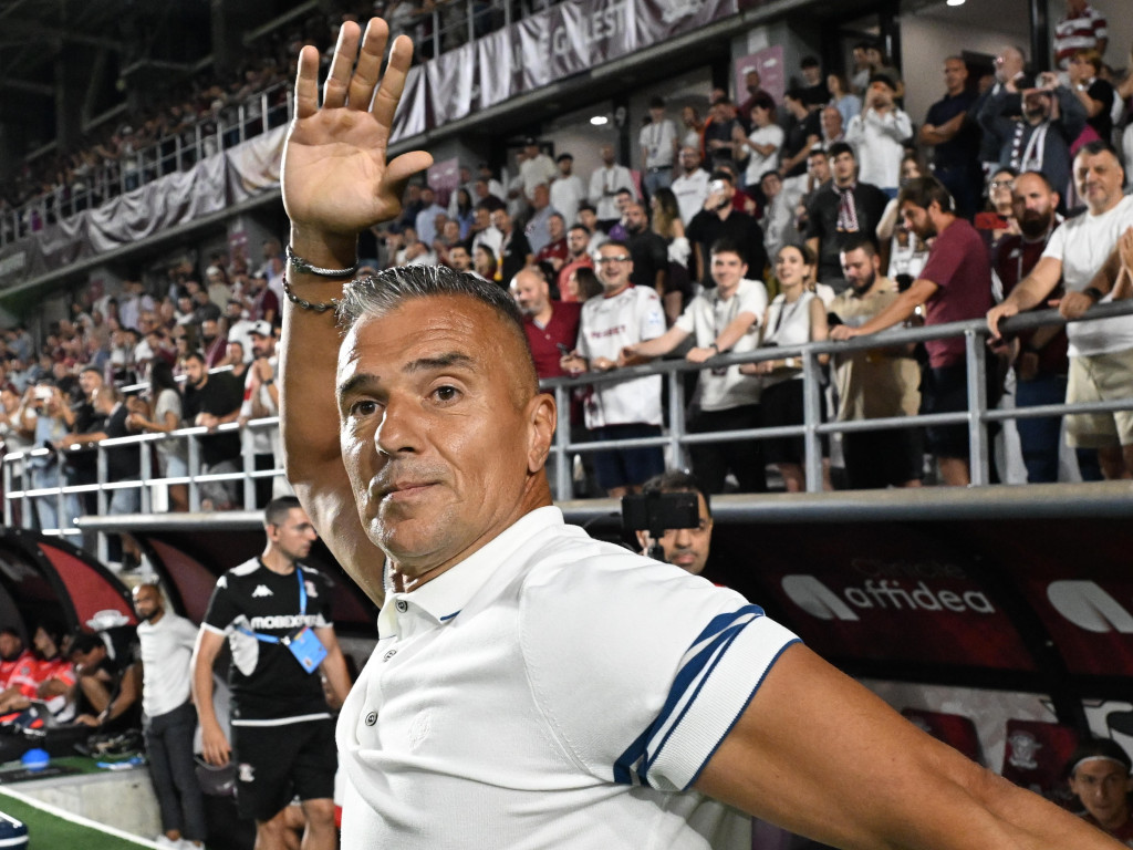 Un nou transfer pentru Daniel Pancu! AZI semnează contractul și va fi prezentat oficial