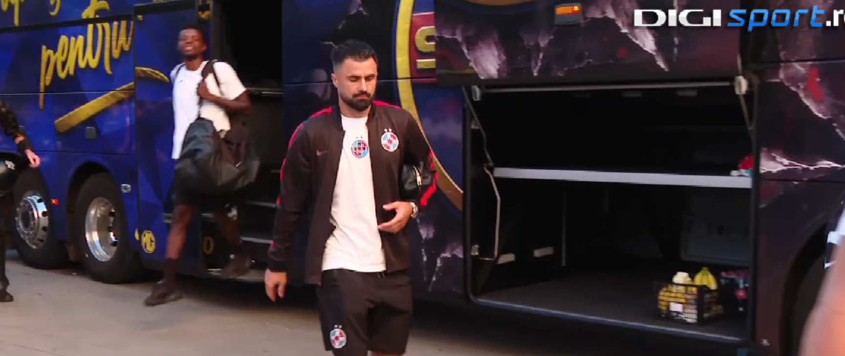Nu l-au iertat! Ce au strigat fanii lui Dinamo când l-au văzut pe Eddy Gnahore