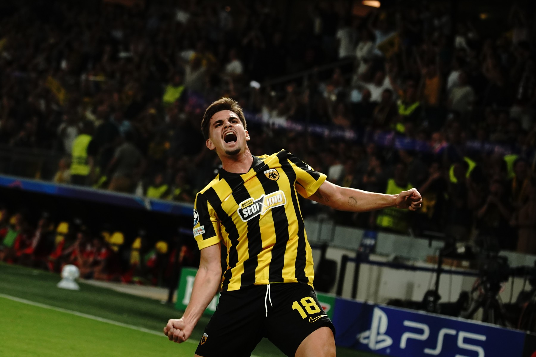 Cel mai bun! Nota primită de Răzvan Marin, după ”bijuteria” care i-a adus victoria lui AEK în Champions League