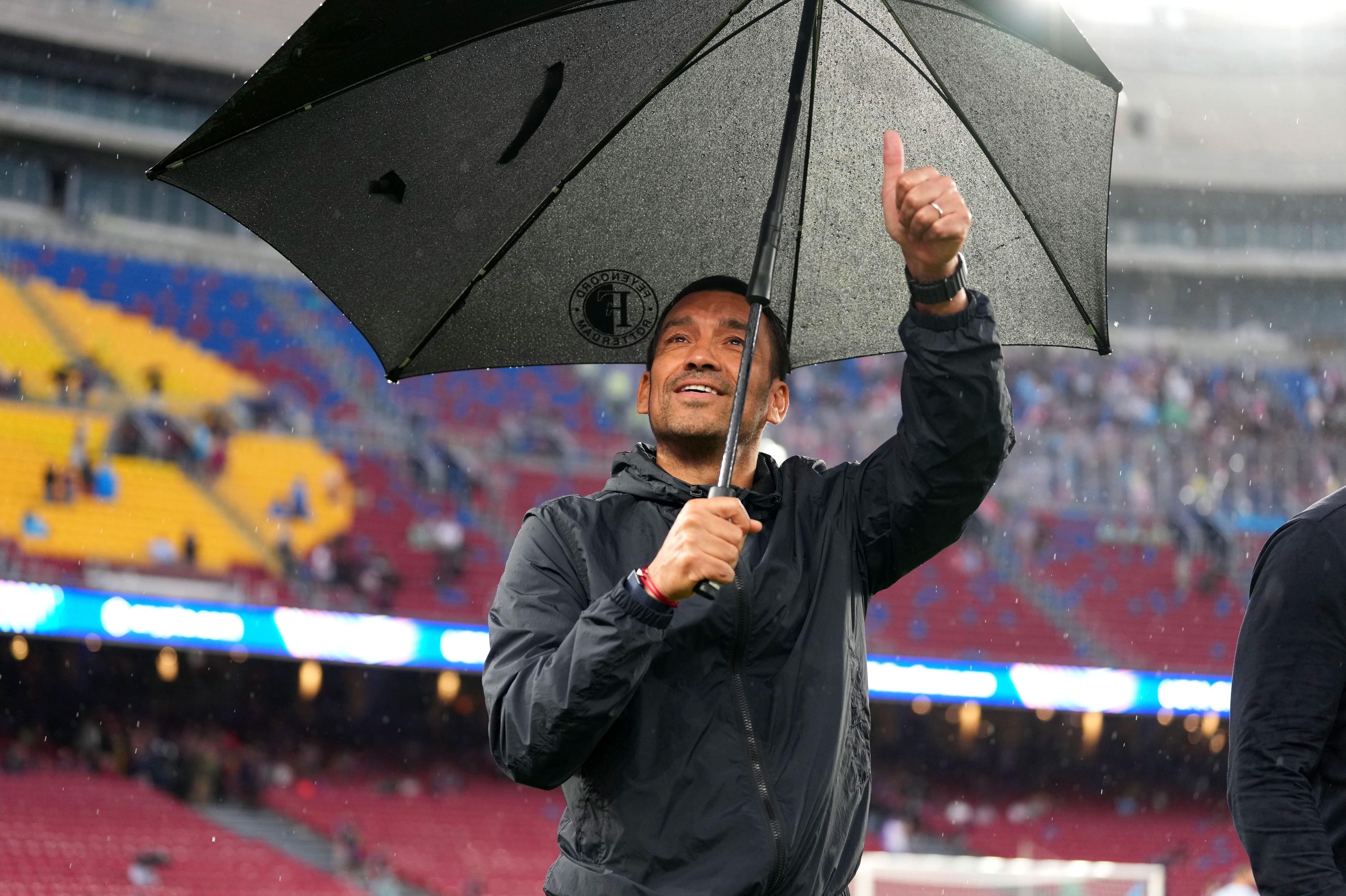 Cum a numit-o Van Bronckhorst pe Barcelona, după ce Feyenoord a fost umilită pe Camp Nou