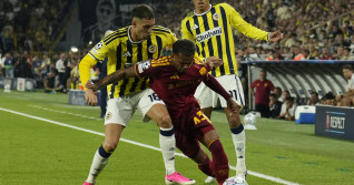 UEFA Champions League - Fenerbahce V AS Roma