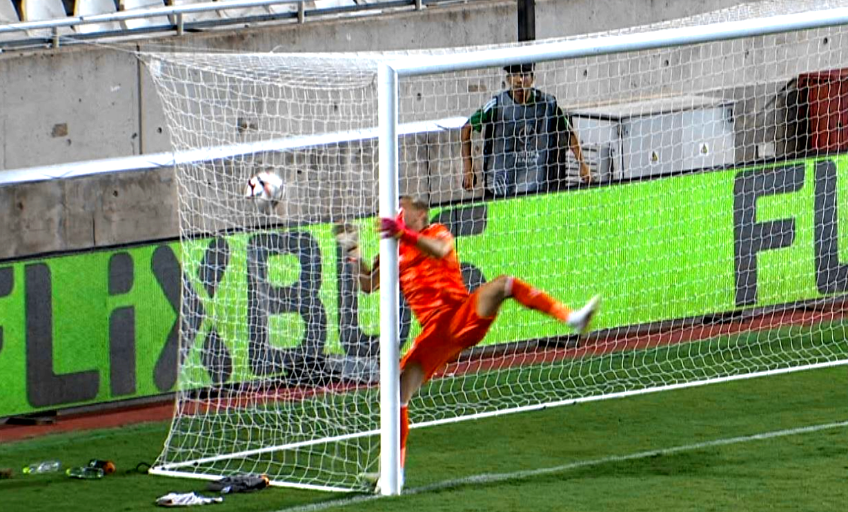 Ce dezastru: Ionuț Radu a "comis-o" pe final în Omonia - Celta 1-0, după ce fusese cel mai bun!
