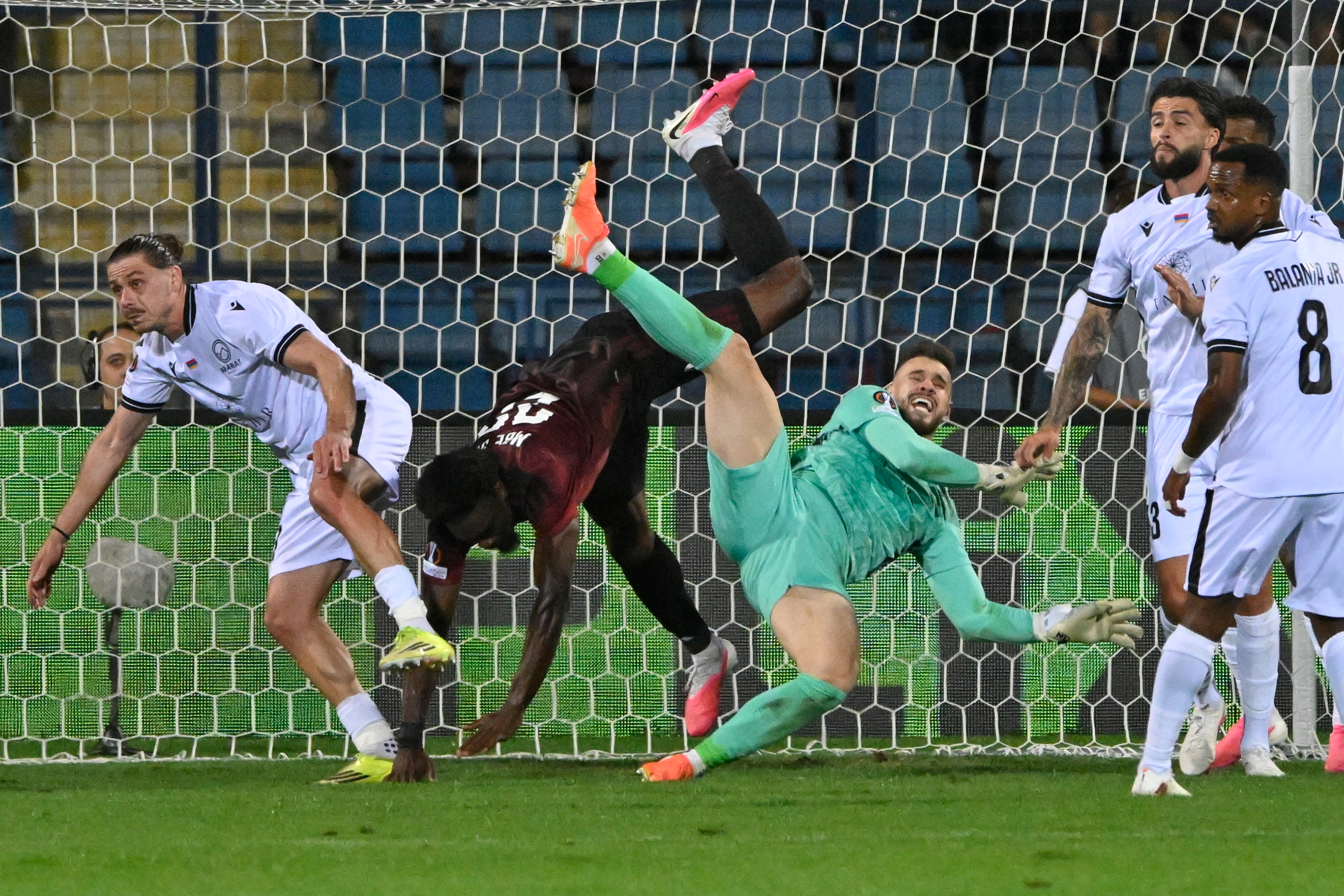 ”Coșmarul” Universității Craiova din play-off-ul Europa League a trăit o umilință la debutul în faza ligii