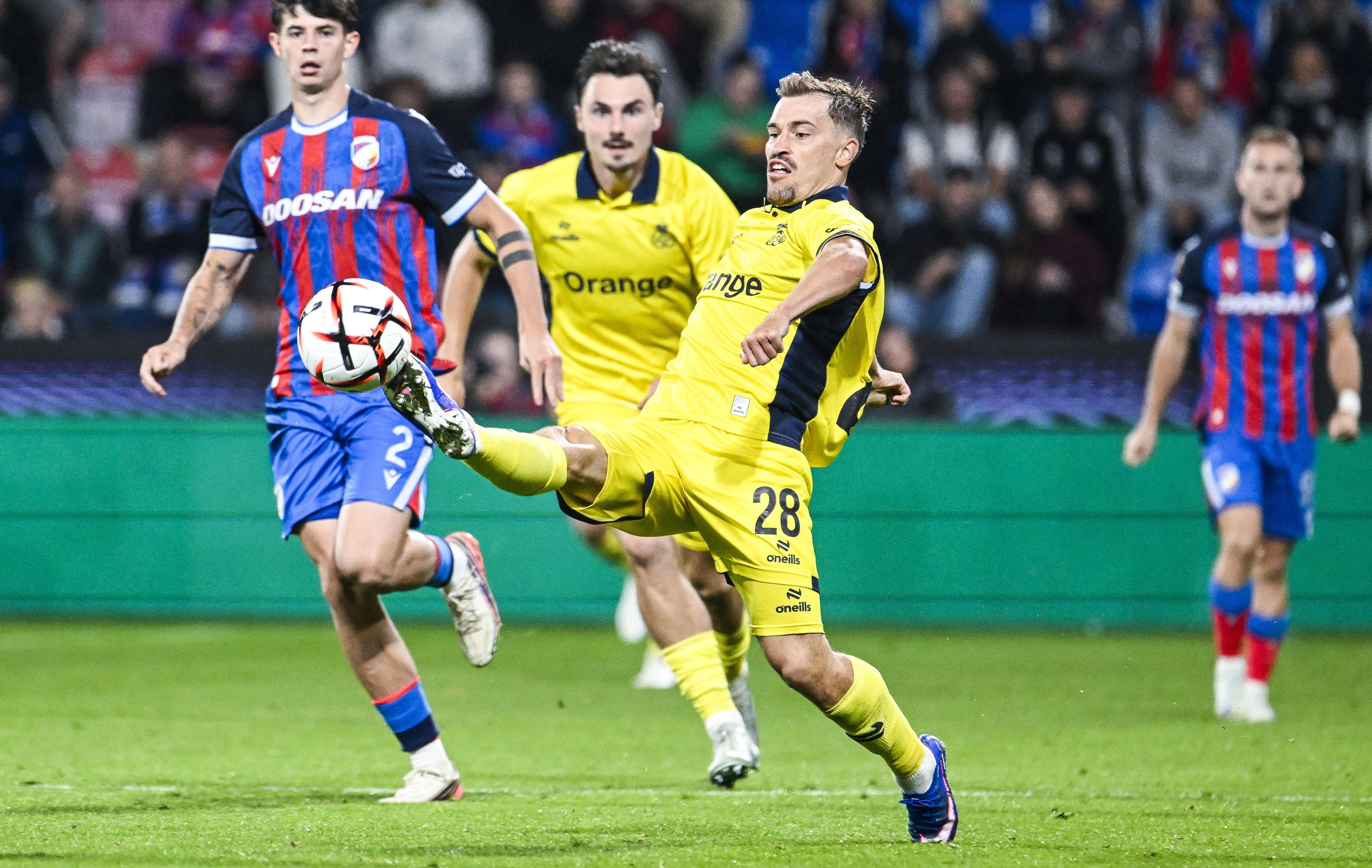 Darius Olaru, 83 de minute jucate și victorie cu 3-0 în UEFA Europa League! Nota românului