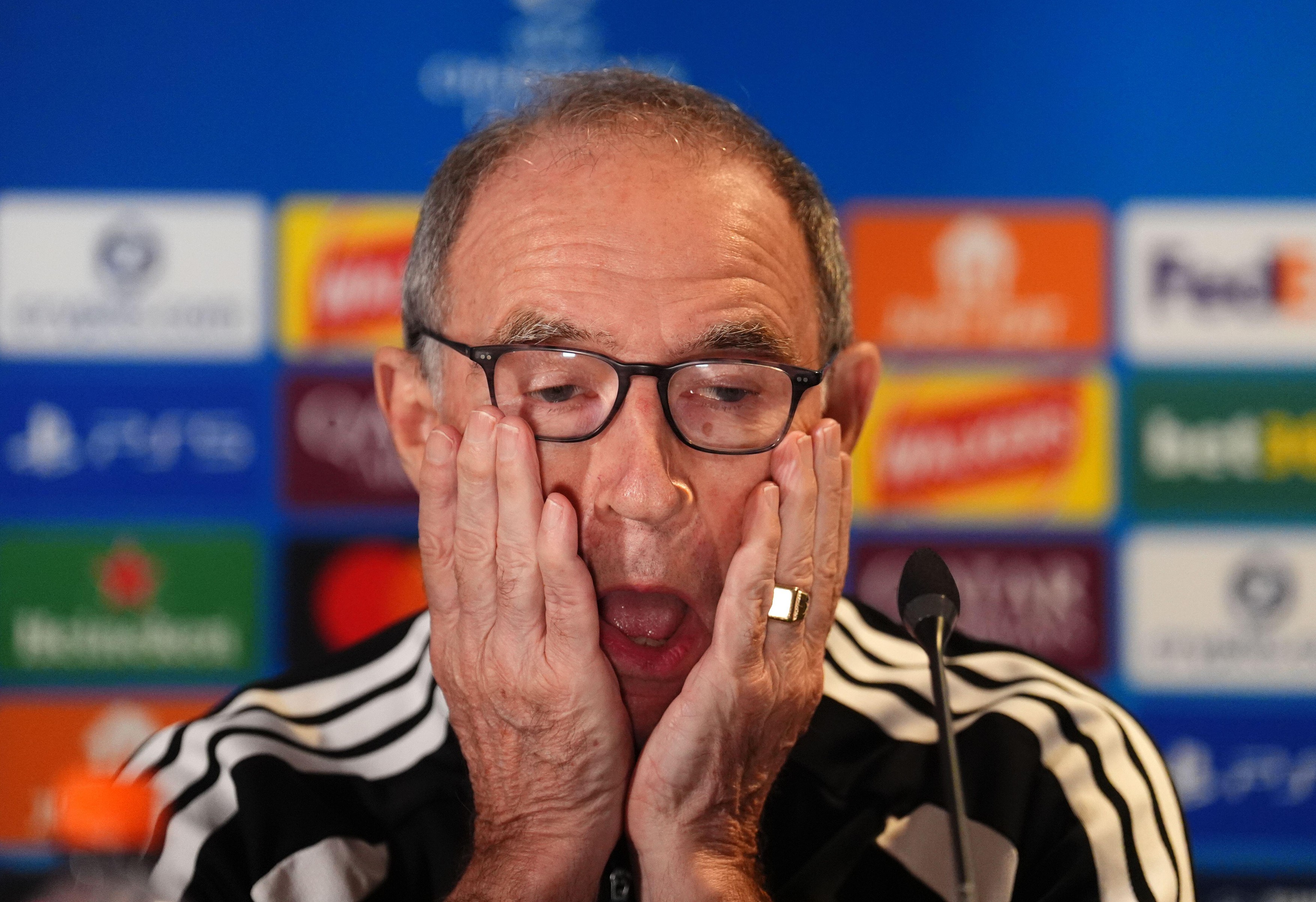 Scandal cât casa în Europa League! Un antrenor e ca și dat afară, după ce a umilit o reporteră: ”Îngrozitor!”