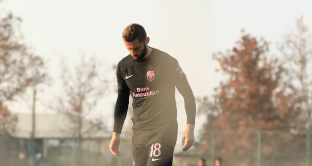 Atacantul care i-a spus ”NU” FCSB-ului a semnat cu liderul campionatului!