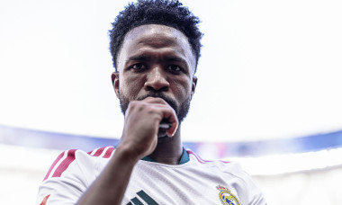 MADRID, SPAIN - SEPTEMBER 20: Vinicius Junior of Real Madrid looks on during the LaLiga EA Sports football match between Atletico de Madrid and Real Madrid at Estadio Riyadh Air Metropolitano on September 20, 2026 in Madrid, Spain. (Photo by Ricardo Nogue