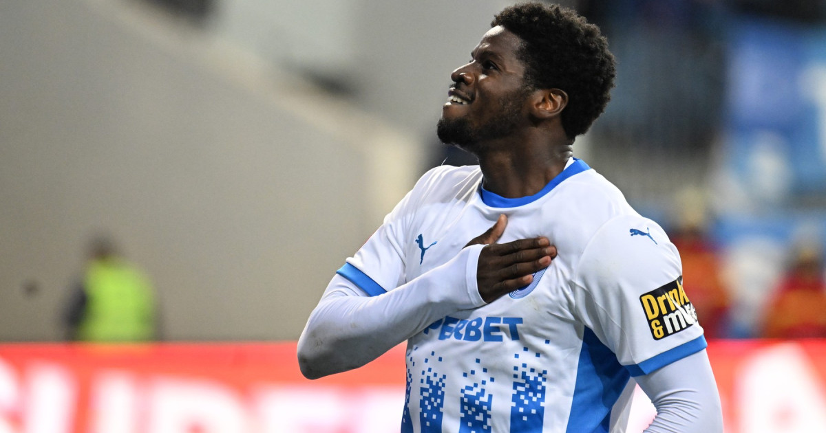 Imagine asociată subiectului: Steven Nsimba, vizat de plecarea de la Universitatea Craiova după remiza cu FC Voluntari
