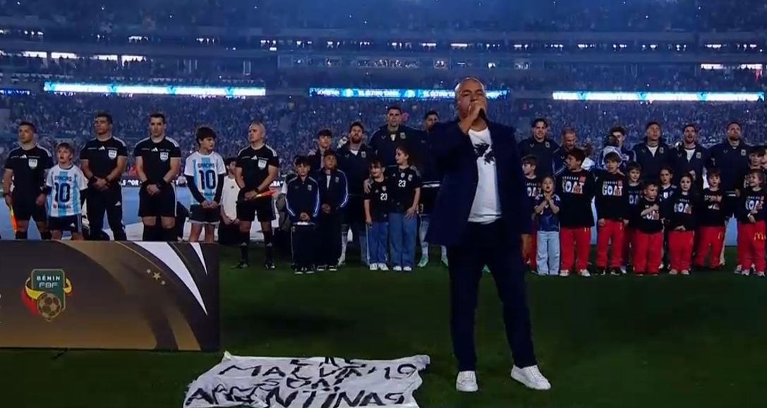 Patru cuvinte! Bannerul interzis afișat de omul care l-a făcut să plângă pe Messi la ultimul meci pentru Argentina