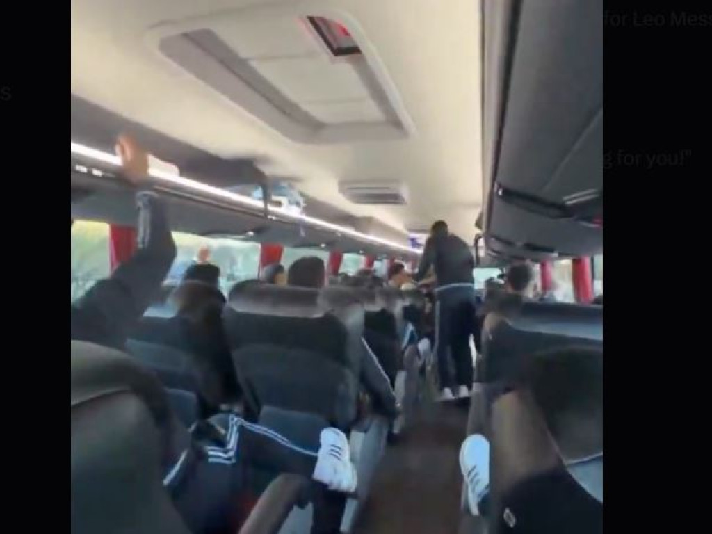 Au încercat să-l "întoarcă" pe Messi. Dezvăluiri din autocarul Argentinei