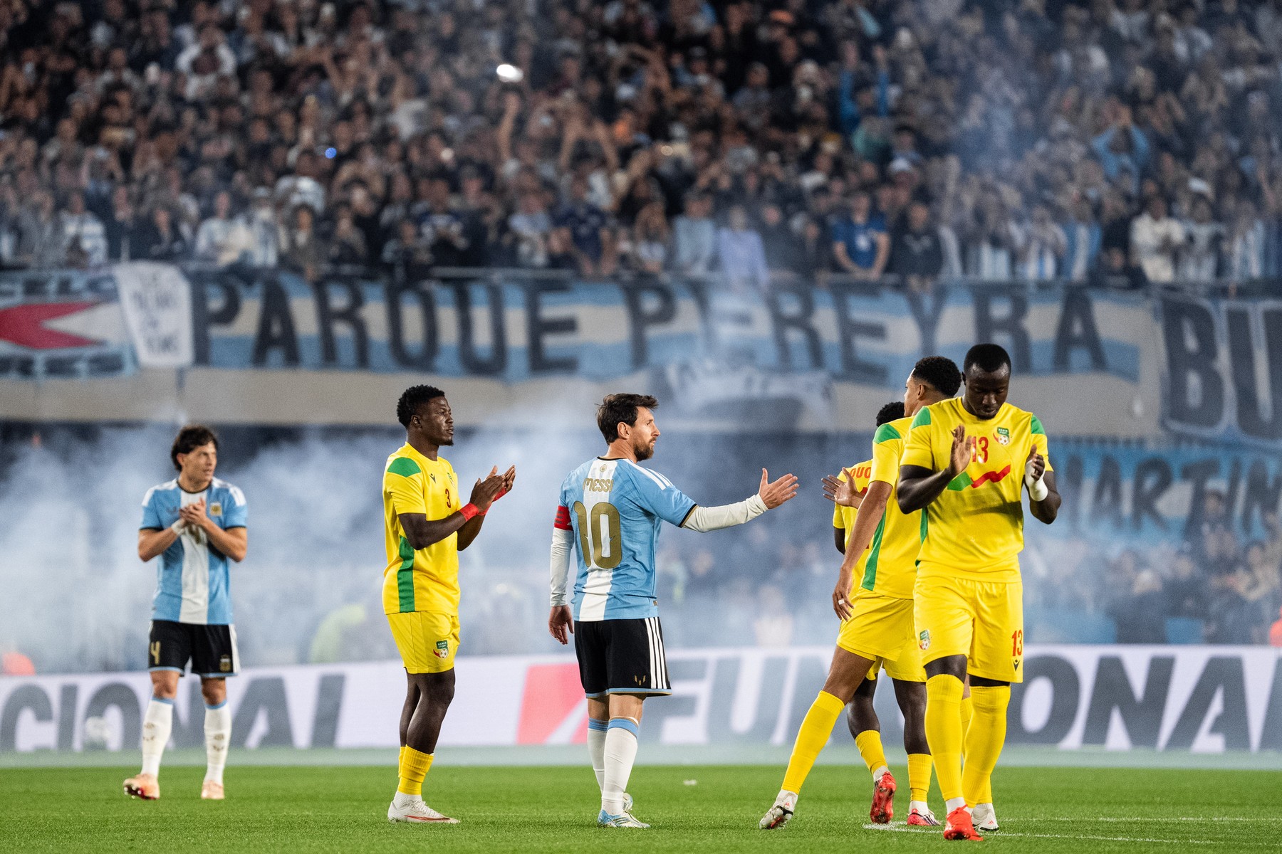 Revoltă după meciul de retragere al lui Messi! Ce reclamă naționala din Benin