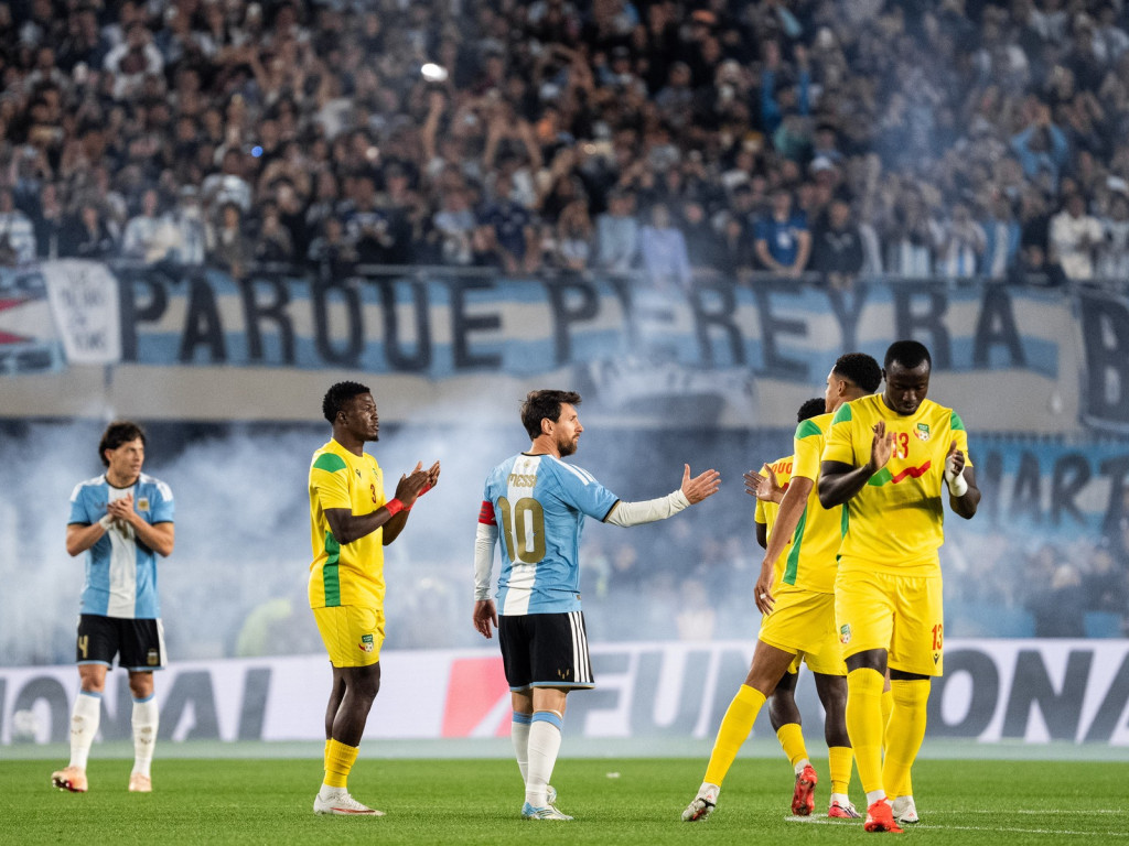 Revoltă după meciul de retragere al lui Messi! Ce reclamă naționala din Benin