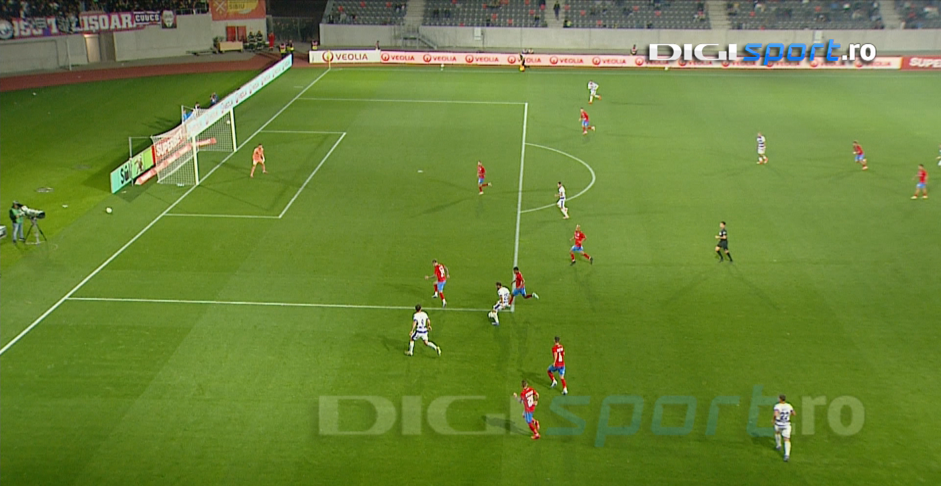 Ce eroare: gol din ofsaid în Poli Timișoara - Steaua! Arbitrul a validat reușita: ”E evident! Nu avem ce să facem”