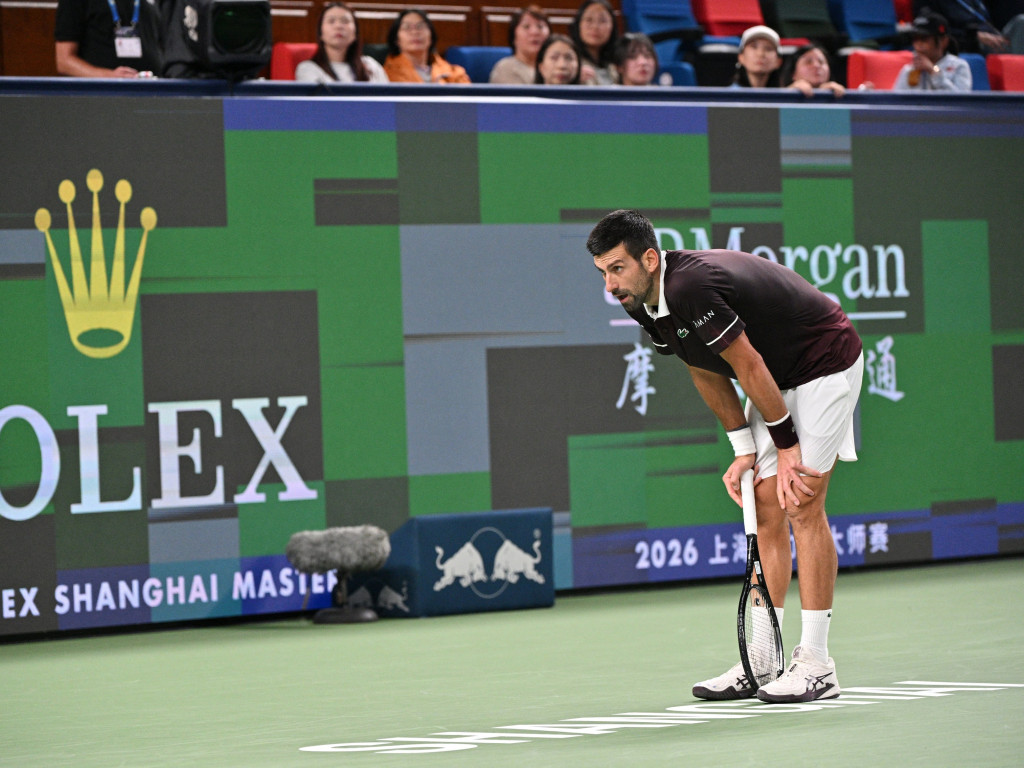 Șoc la Shanghai. Djokovic a fost eliminat în turul doi, la trei zile după ce cucerise titlul la Beijing