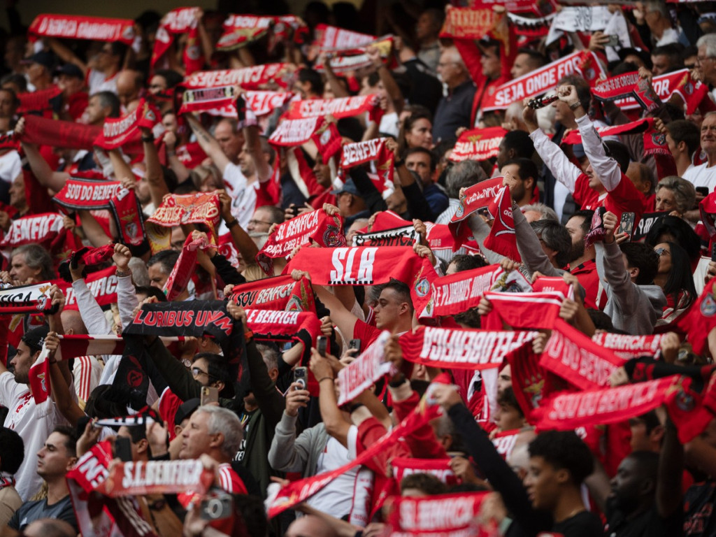 E gata să facă pasul din SuperLigă direct la Benfica