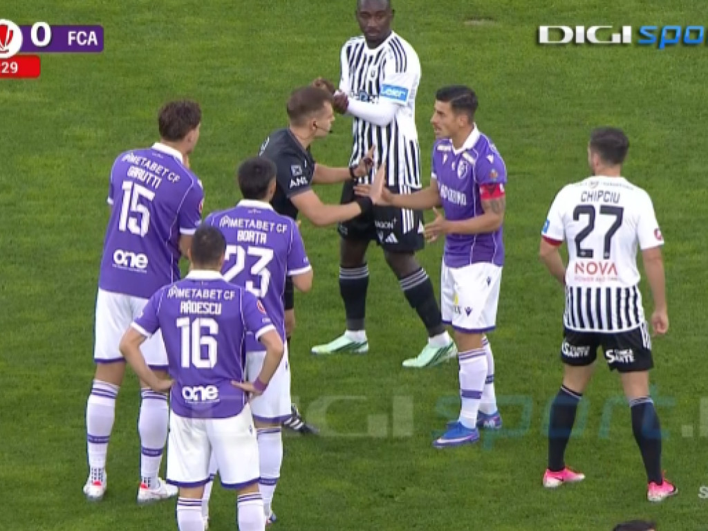 "Ce gafă"! Gol anulat pentru FC Argeș în meciul cu "U" Cluj din cauza arbitrului