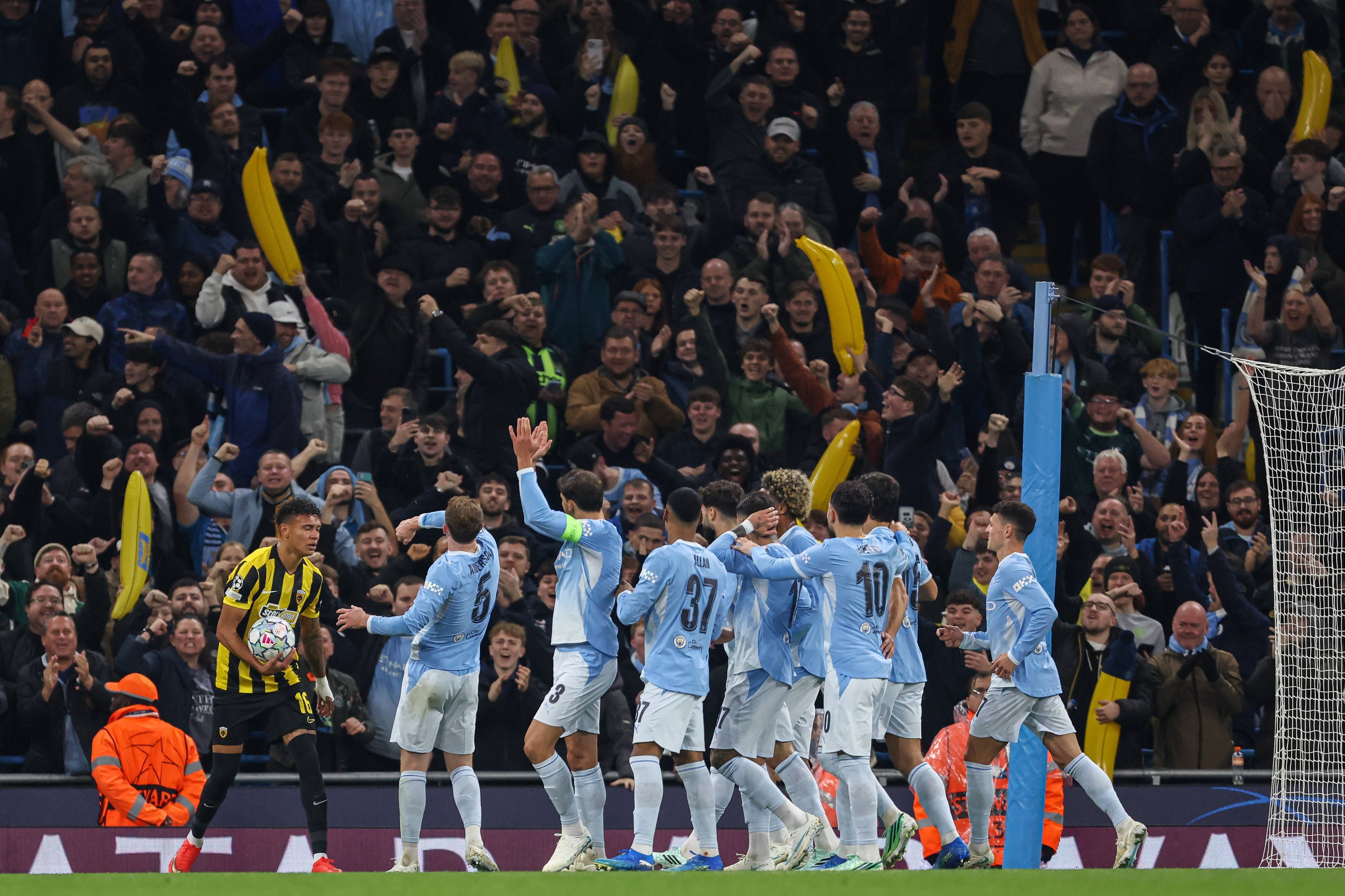 Manchester City - AEK Atena 5-1. "Cetățenii" au făcut spectacol pe Etihad. Răzvan Marin a fost titular la oaspeți