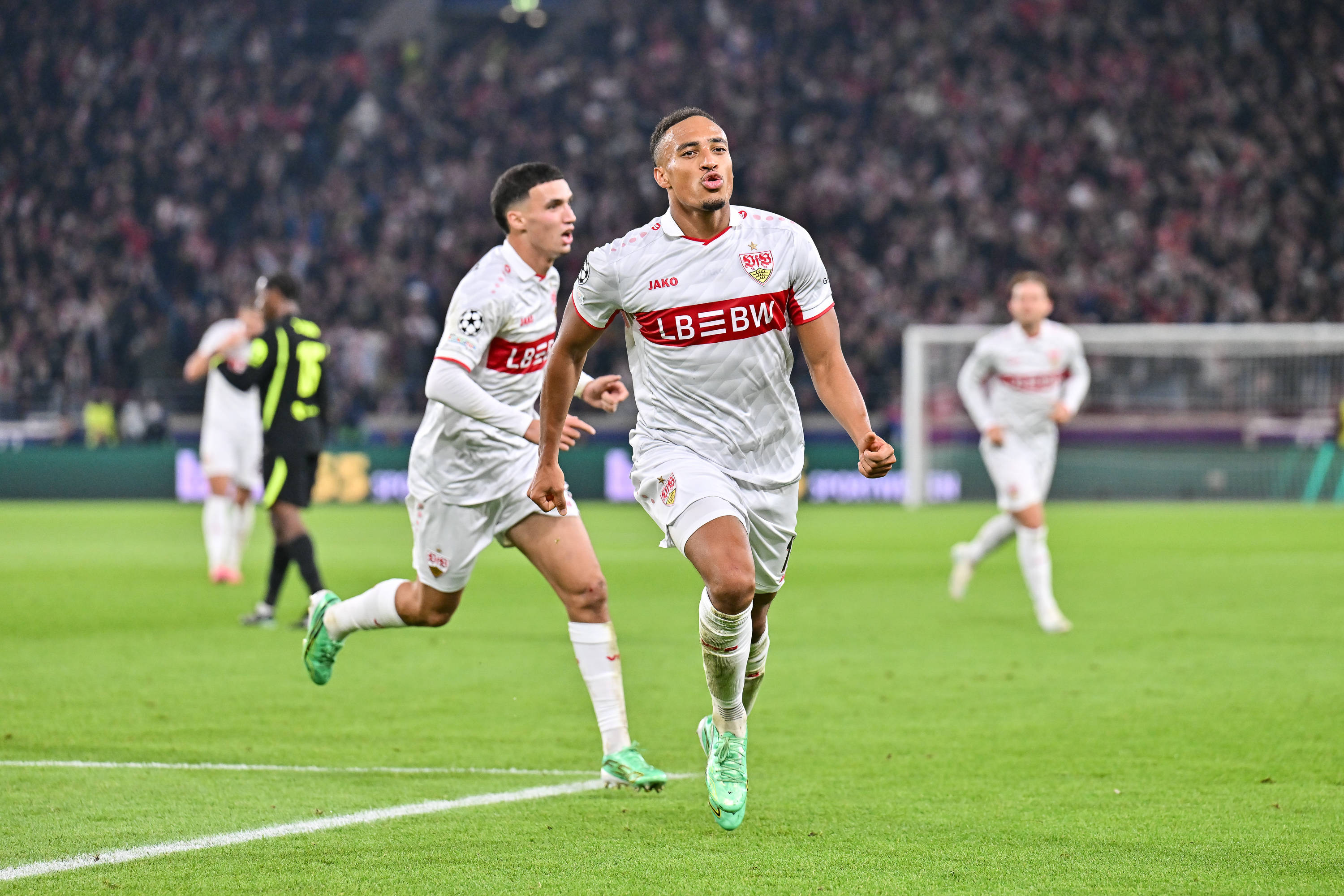 Stuttgart - Atletico Madrid 1-1. Trupa lui Simeone a rezistat eroic după ce a evoluat în inferioritate numerică din minutul 64