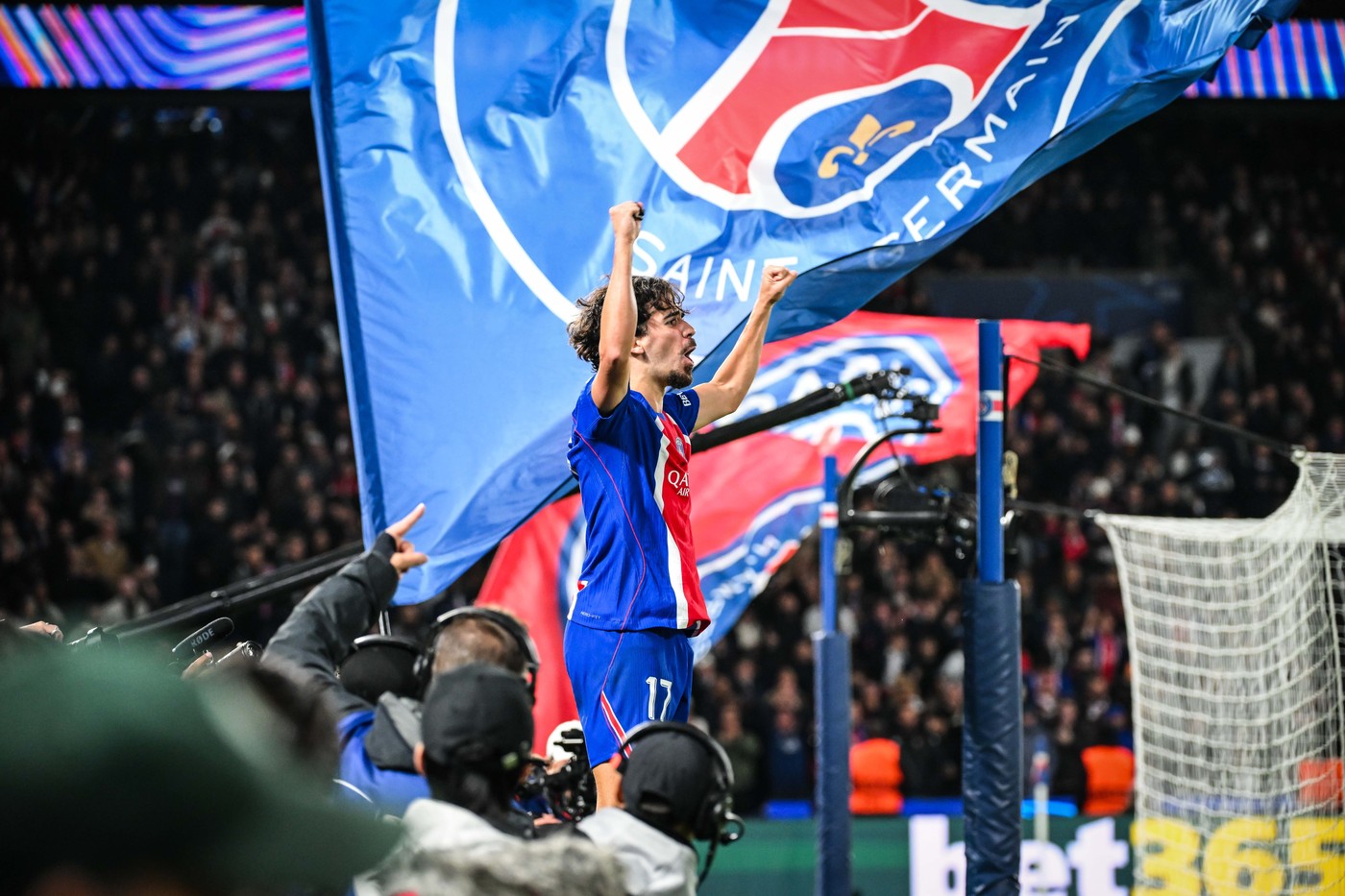 Ilie Dumitrescu a dat verdictul și a pronunțat trei nume, după PSG - Barcelona 4-2: ”Meciul s-a decis aici”