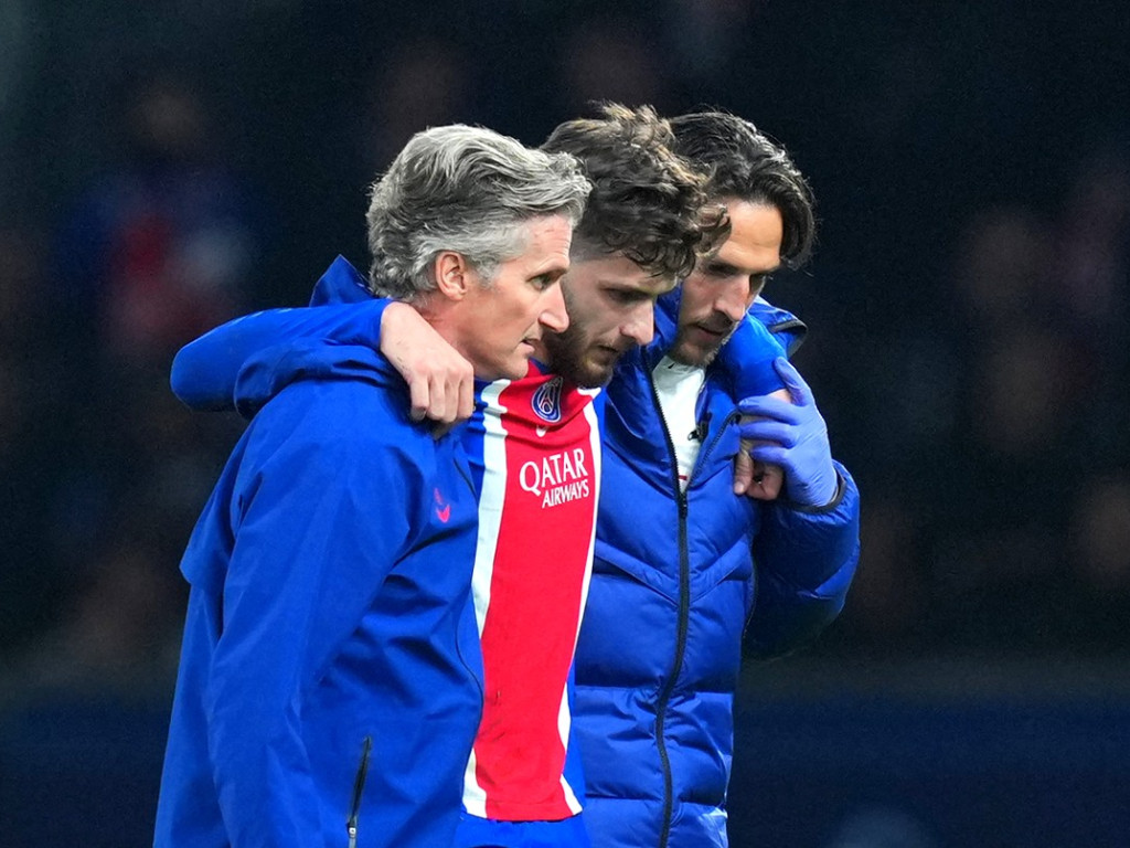 ”De ce eu?”. Mesajul emoționant al lui Kvicha Kvaratskhelia, după ce a aflat că e OUT tot sezonul la PSG