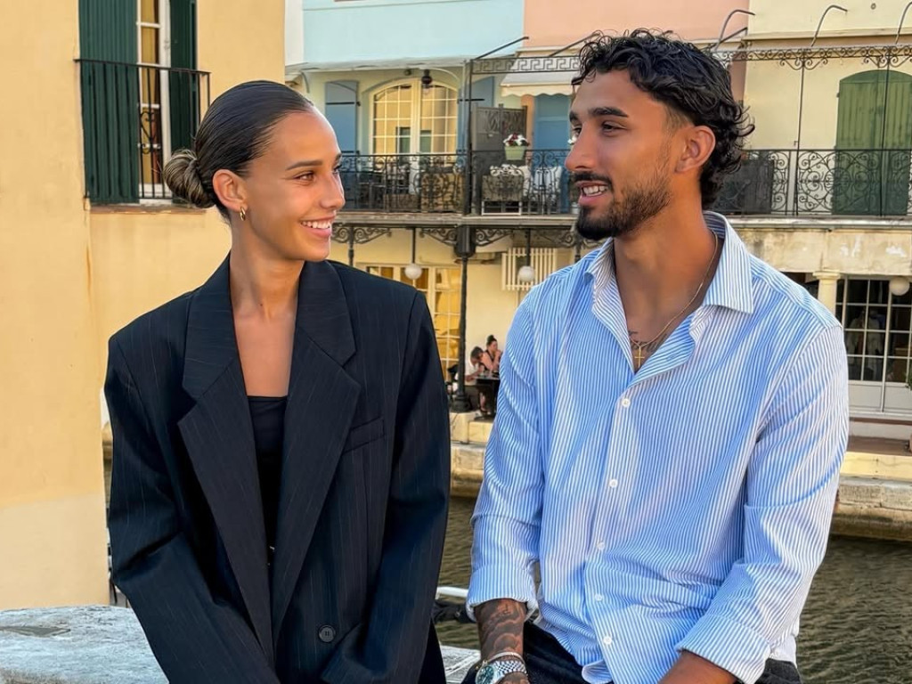 Sora lui Simon Elisor face de toate! Fotbalistă la Marseille, fotomodel și analist