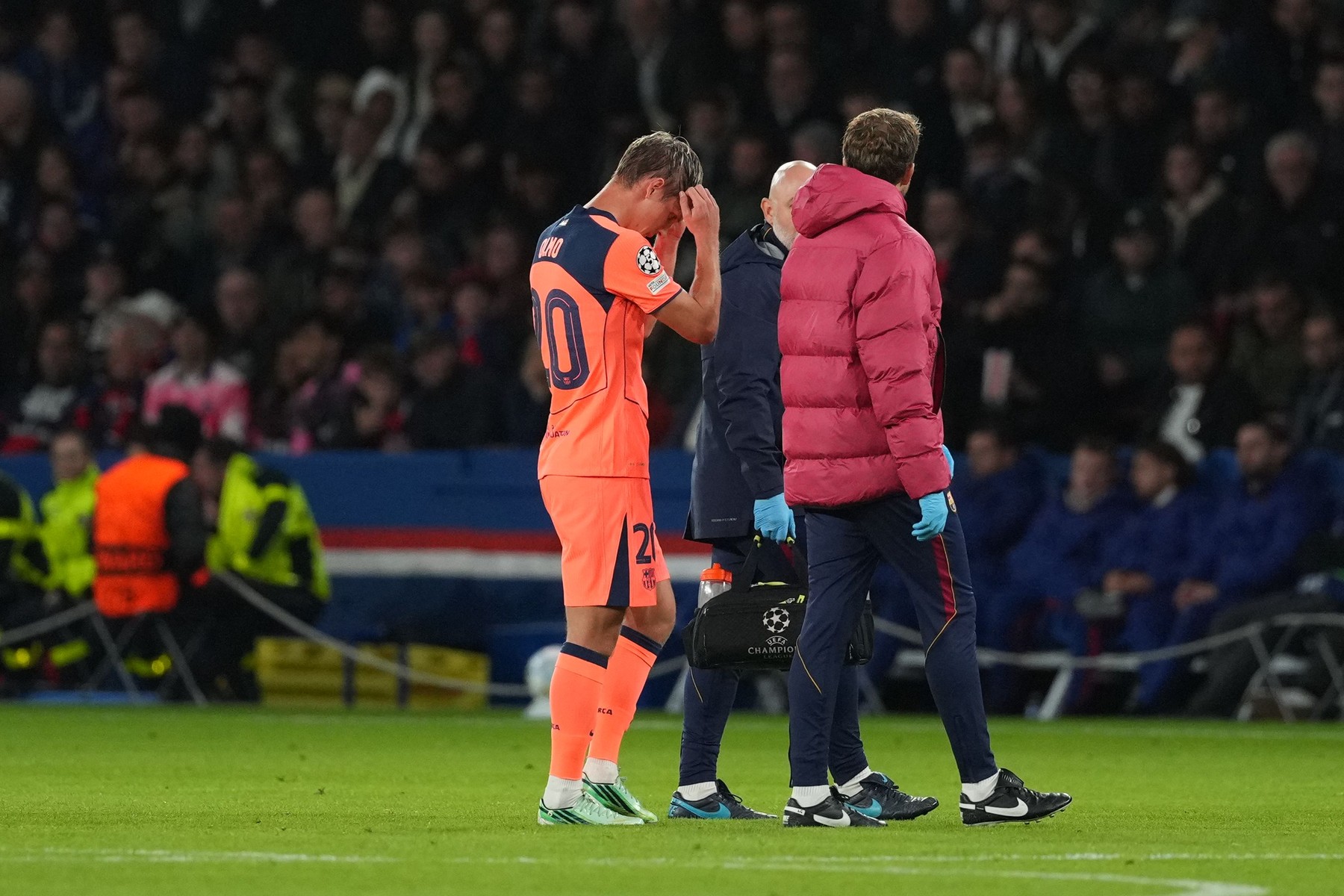 Lovitura a fost confirmată! Barcelona a anunțat cât va lipsi Dani Olmo, după accidentarea din meciul cu PSG