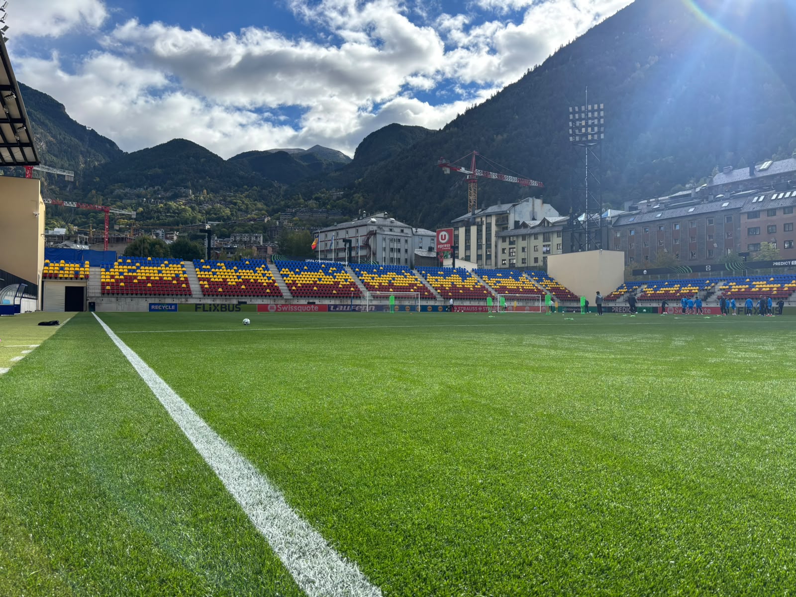 Aici se joacă meciul Inter d'Escaldes - Universitatea Craiova: stadion de 5.108 locuri! Cum arată gazonul