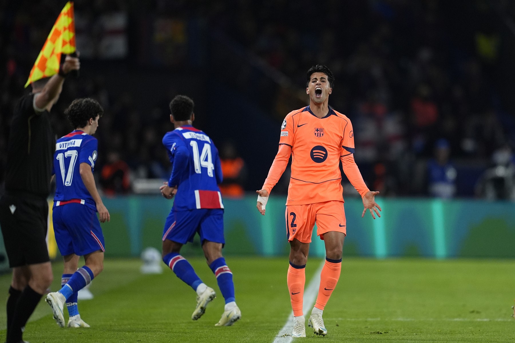 Criticat din toate părțile după 2-4 cu PSG, Joao Cancelo nu a mai rezistat