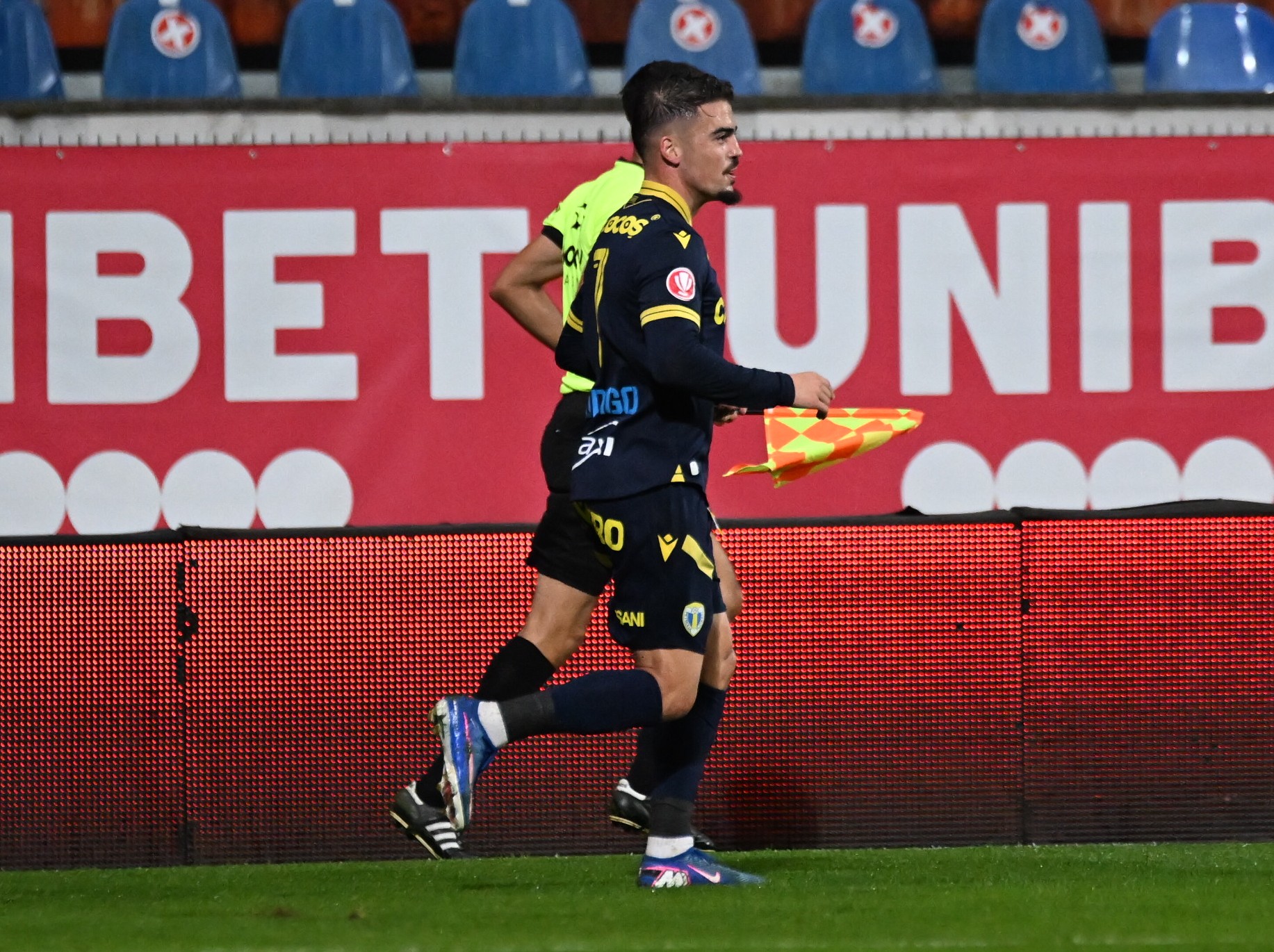 Imagine Stire Rodrigo Martins a marcat o ”bijuterie” de gol în FC Botoșani - Petrolul | 2review.ro