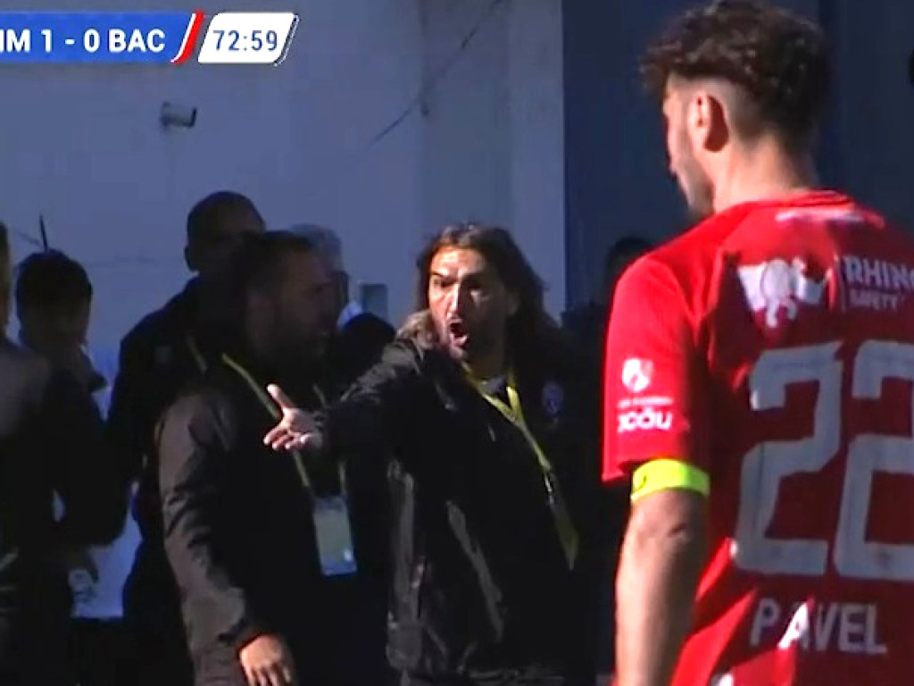 Un car de nervi: Dan Alexa, eliminat în Poli Timișoara - FC Bacău pentru un aut!