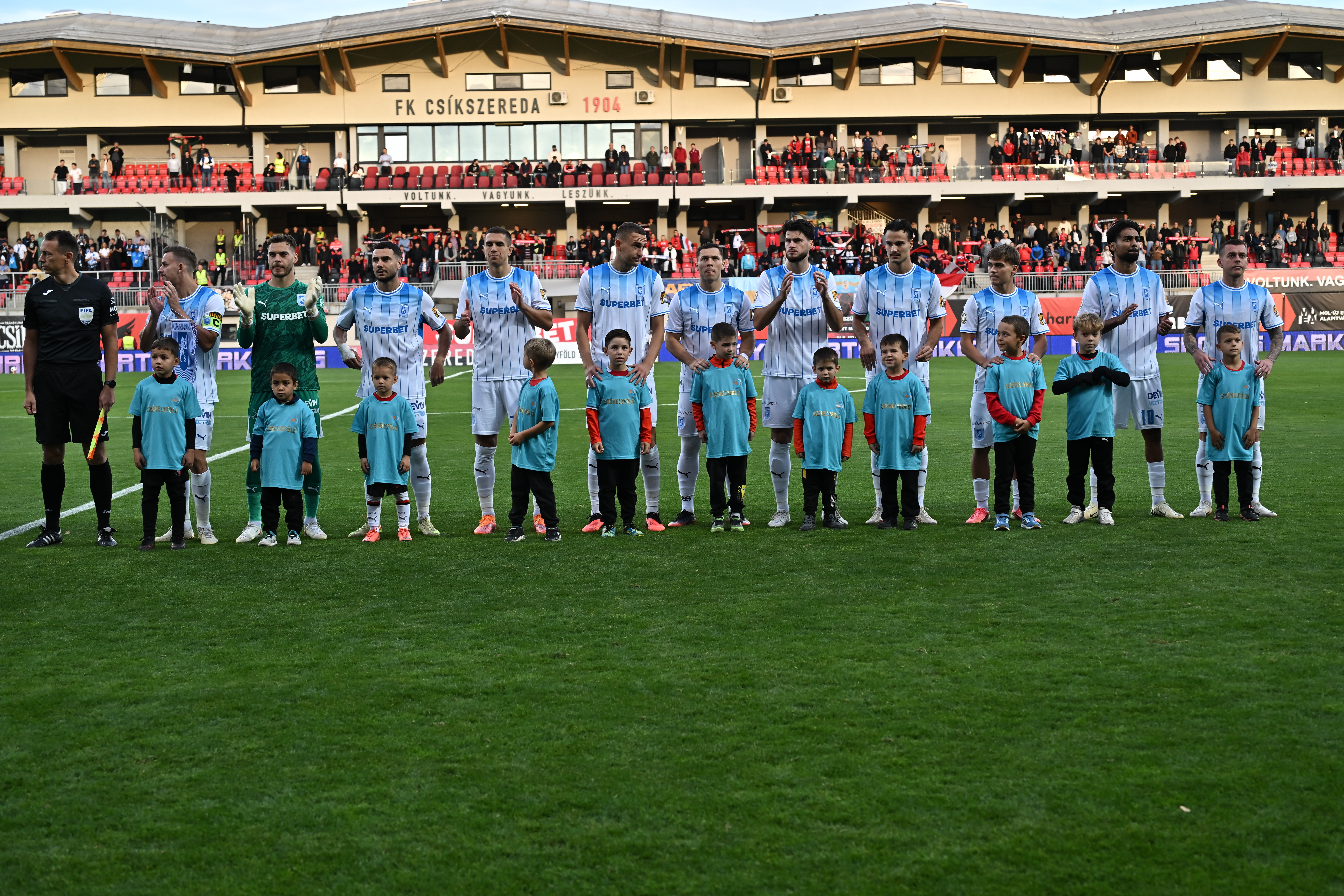 Imagine Stire Se montează peluză mobilă la un stadion din SuperLiga! Anunțul președintelui: Avem termen un an | 2review.ro
