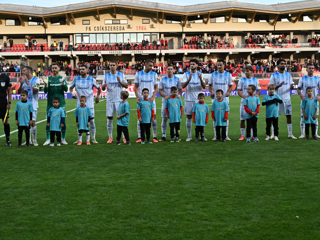 Se montează peluză mobilă la un stadion din SuperLiga! Anunțul președintelui: "Avem termen un an"