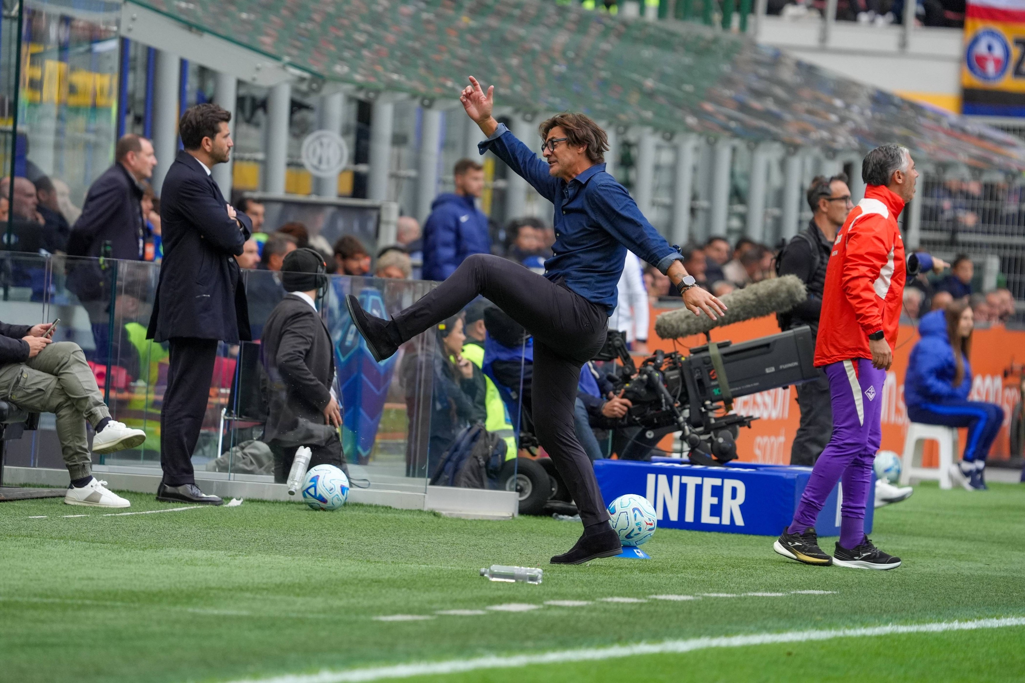 Imagine Stire ”Trebuie să fac pe psihologul cu el”! Antrenorul Fiorentinei ”a explodat”, după 1-2 cu Inter | 2review.ro